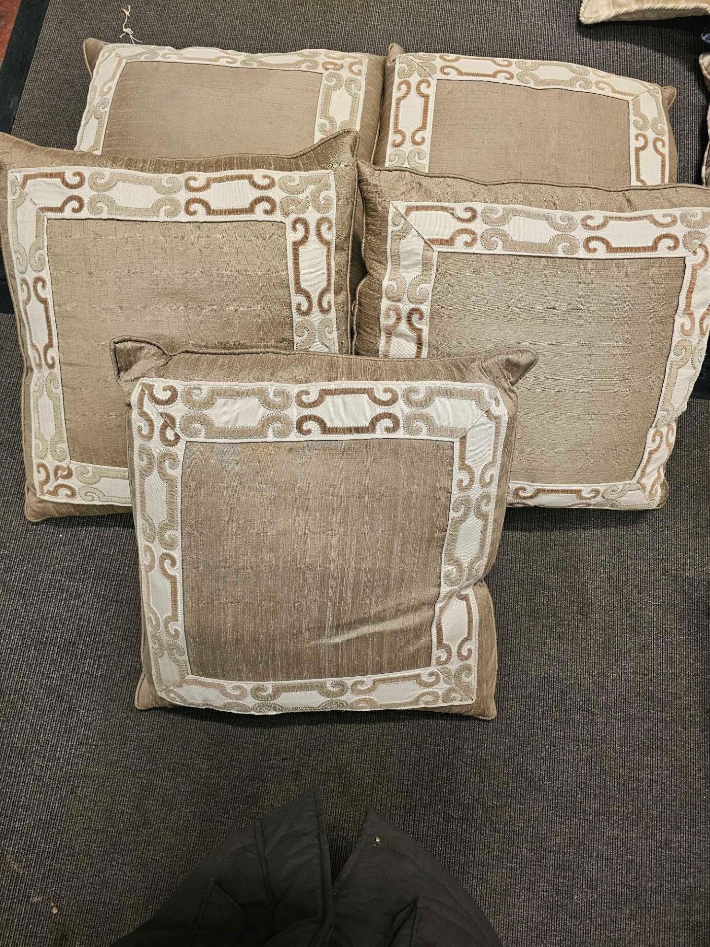 5 x Silk Cushions Beige Cream Pattern Size 50 x 50cm( Ref Cush 122)