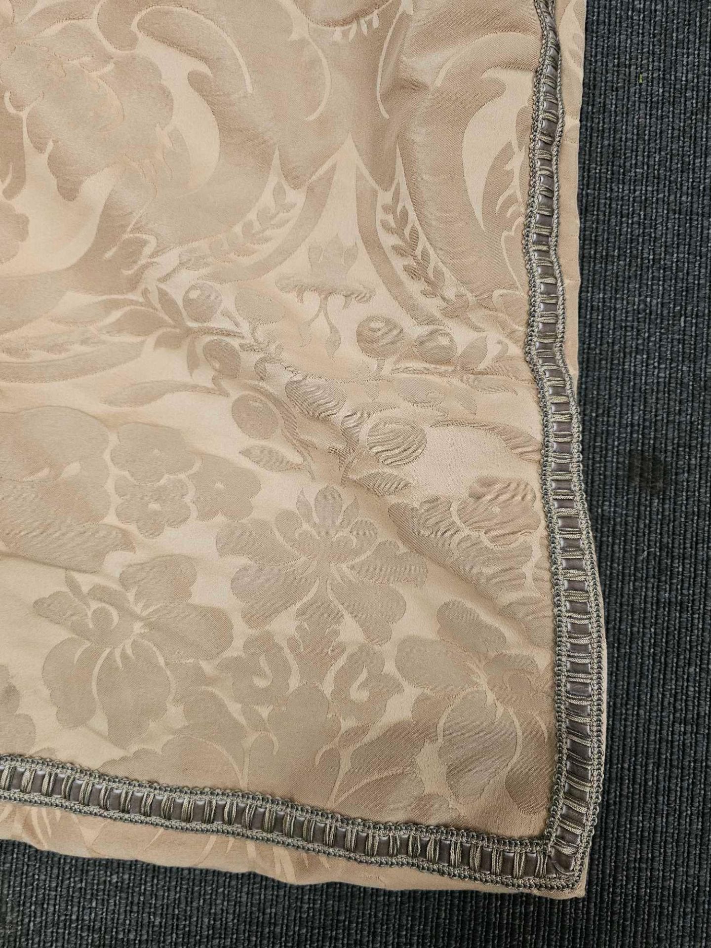 Single Silk Drape Gold Flower Pattern Embroidery Edge Size 181 x 302cm ( Ref Dorch 99) - Bild 2 aus 3