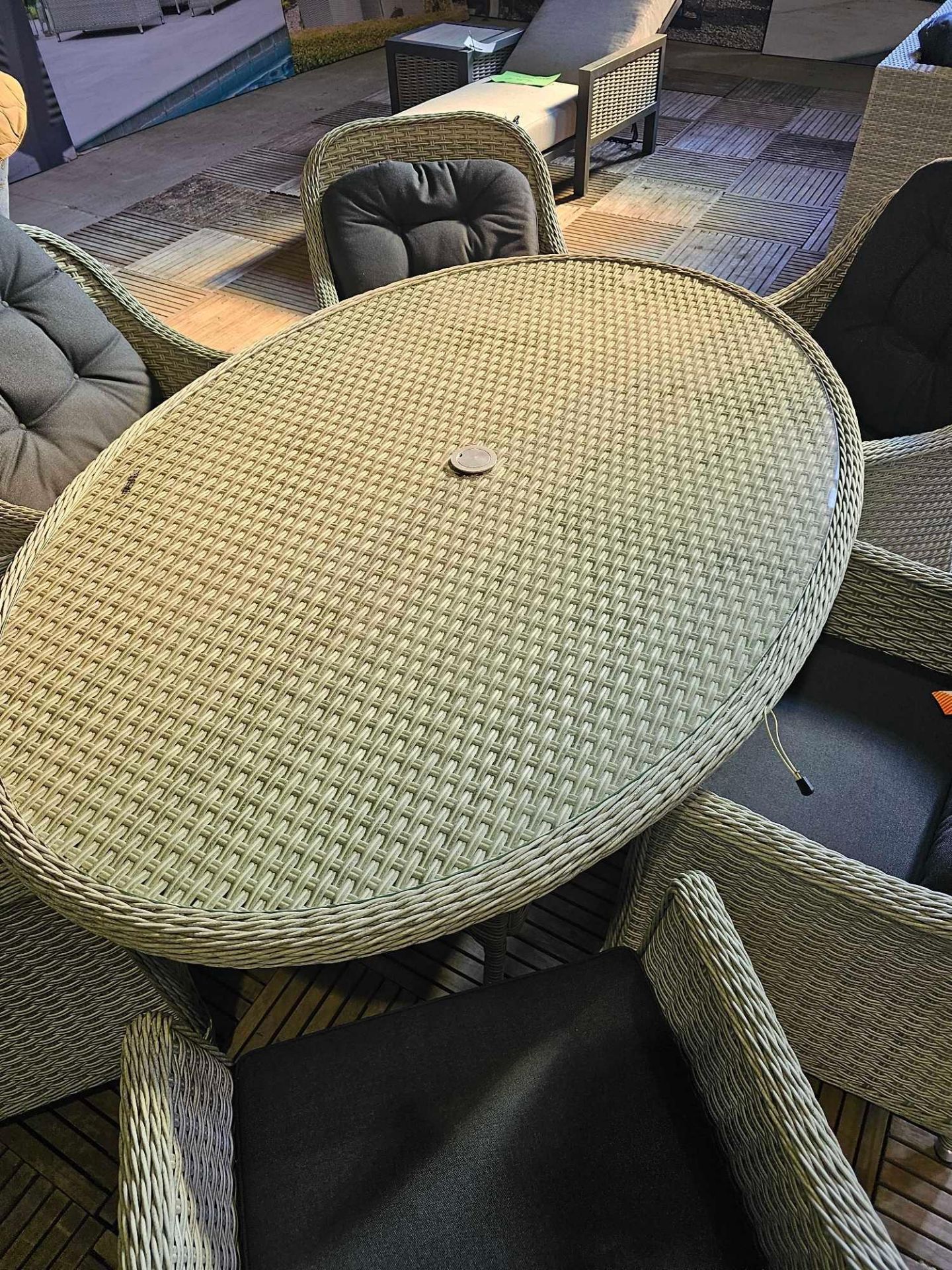 Chatsworth 175cm Elliptical Table With 6 x Armchairs - Bild 8 aus 8