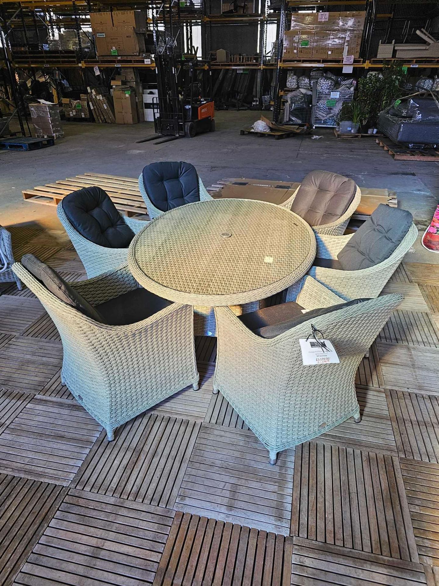 Chatsworth 175cm Elliptical Table With 6 x Armchairs - Image 3 of 8