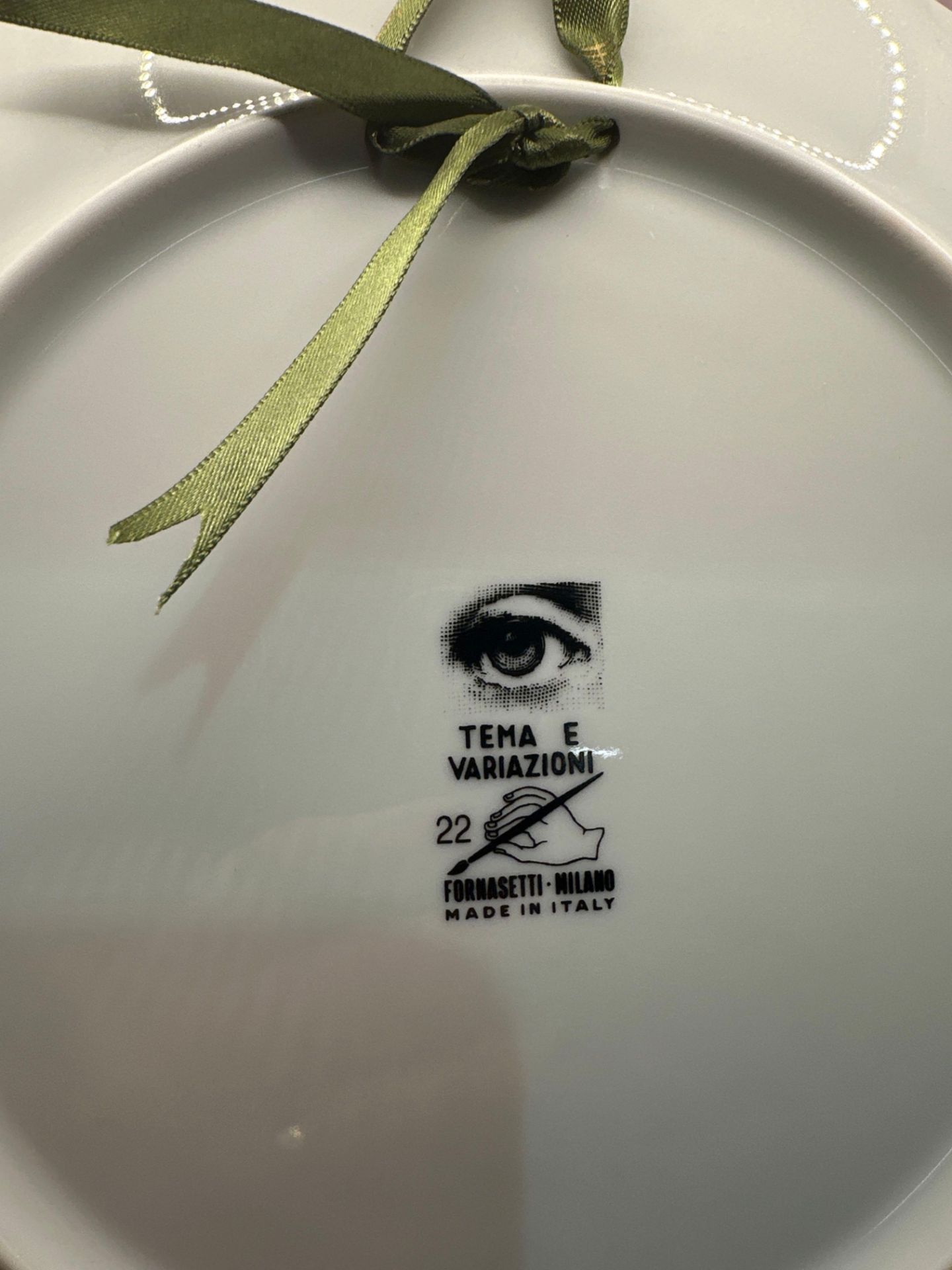 Fornasetti Italy Porcelain Tema E Variazioni No. 22 Wall Plate Presented In A Fornasetti Box he face - Image 4 of 4