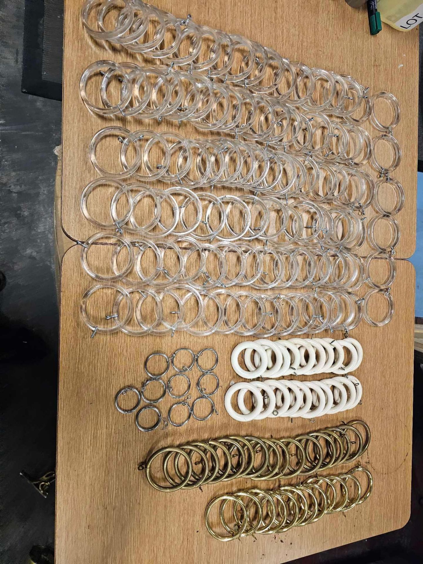 Assortment Of Curtain Rings Plastic x 97 Bronze x 16 Gold x 12 Wood White x 20 Chrome x 10 (Ref