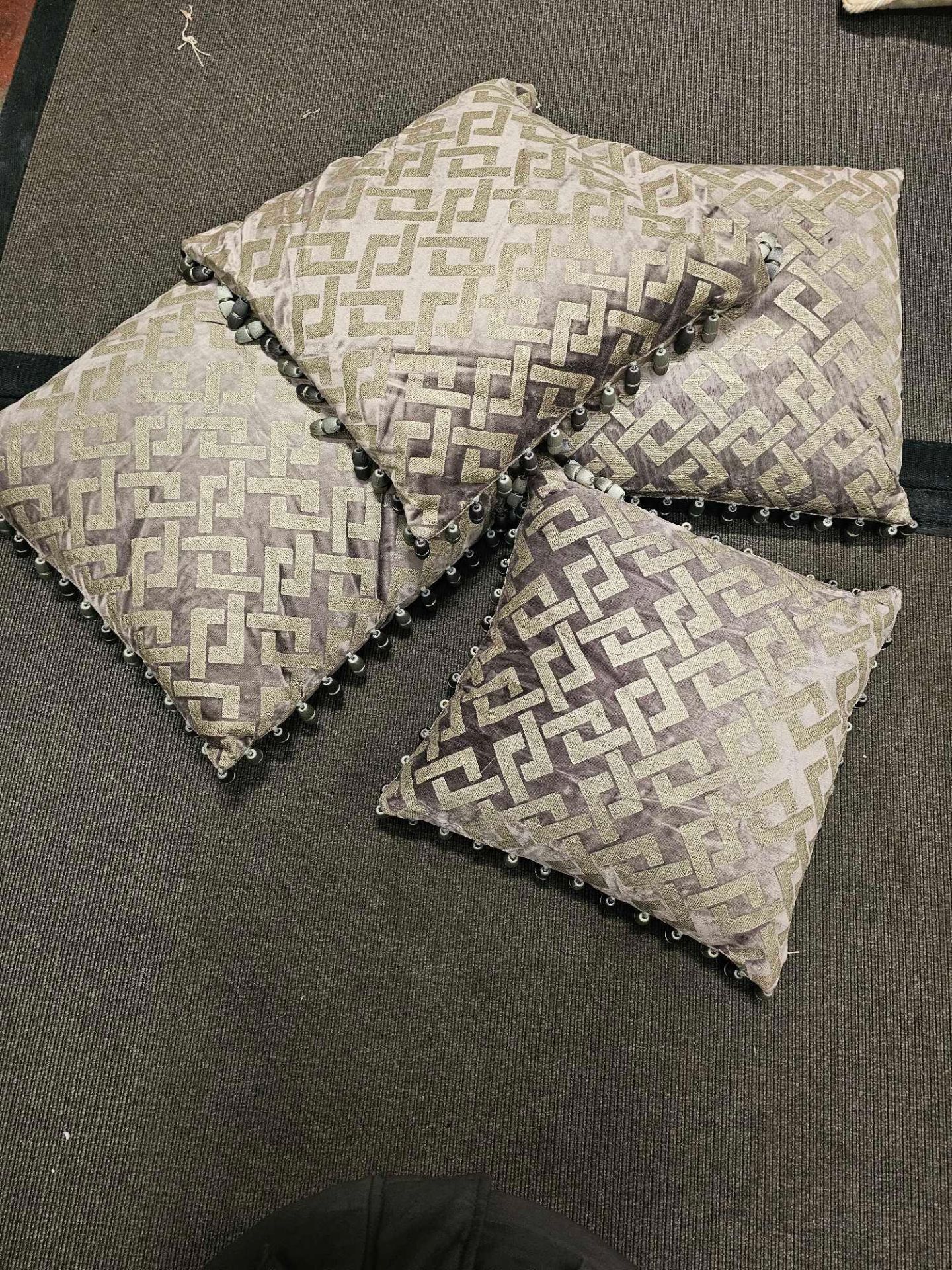 4 x Lilac /Silver Tasselled Edge Pattern Cushions Size 40 x 40cm And 45 x 45cm ( Ref Cush 126)