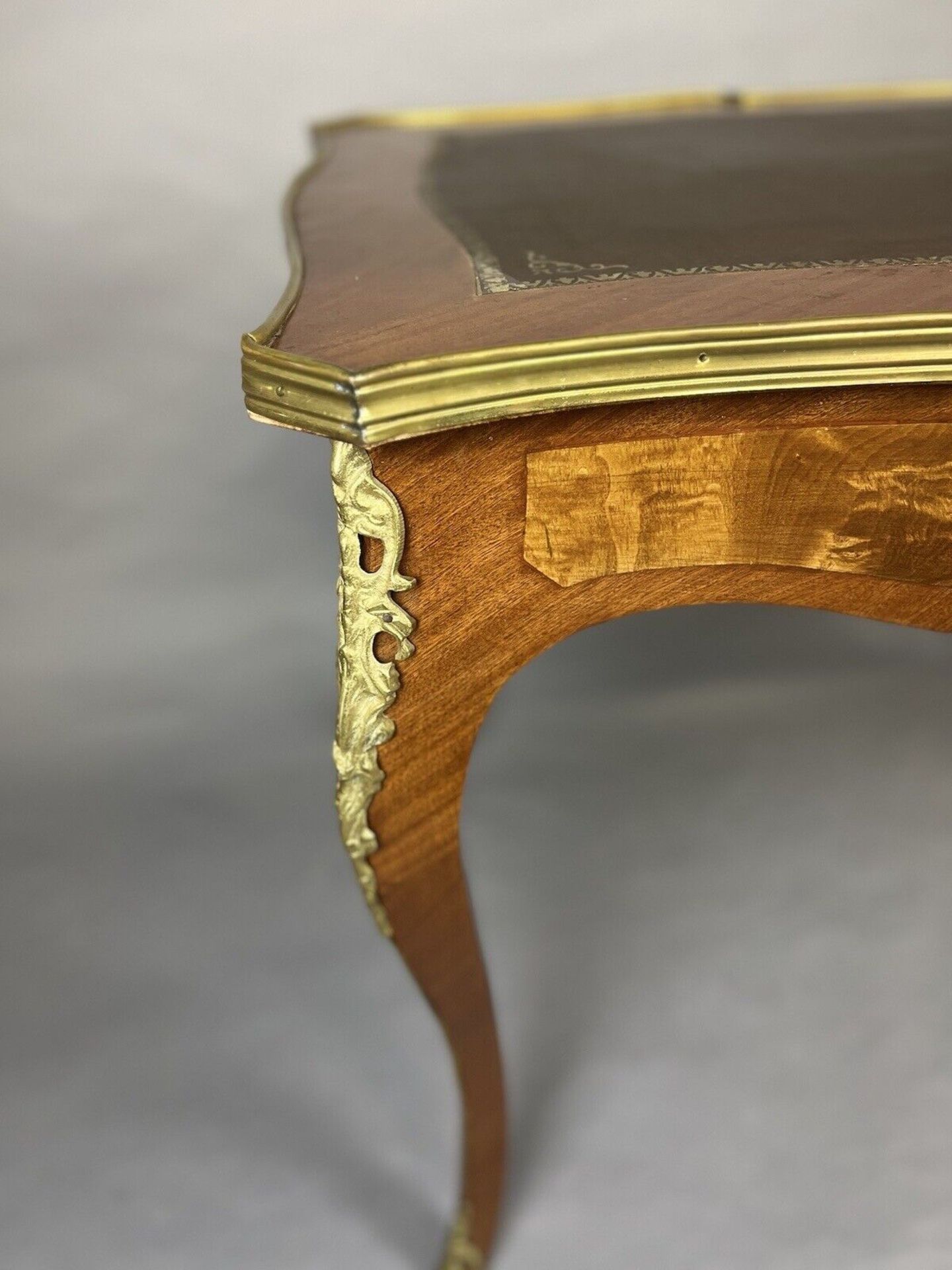 French Louis XV Style Kingwood Leather Inlay Bureau Plat Desk With Gilt Bronze Ormolu The Shaped Top - Image 3 of 7