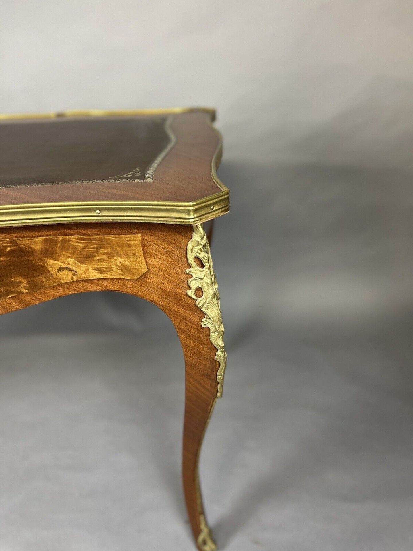 French Louis XV Style Kingwood Leather Inlay Bureau Plat Desk With Gilt Bronze Ormolu The Shaped Top - Image 4 of 7