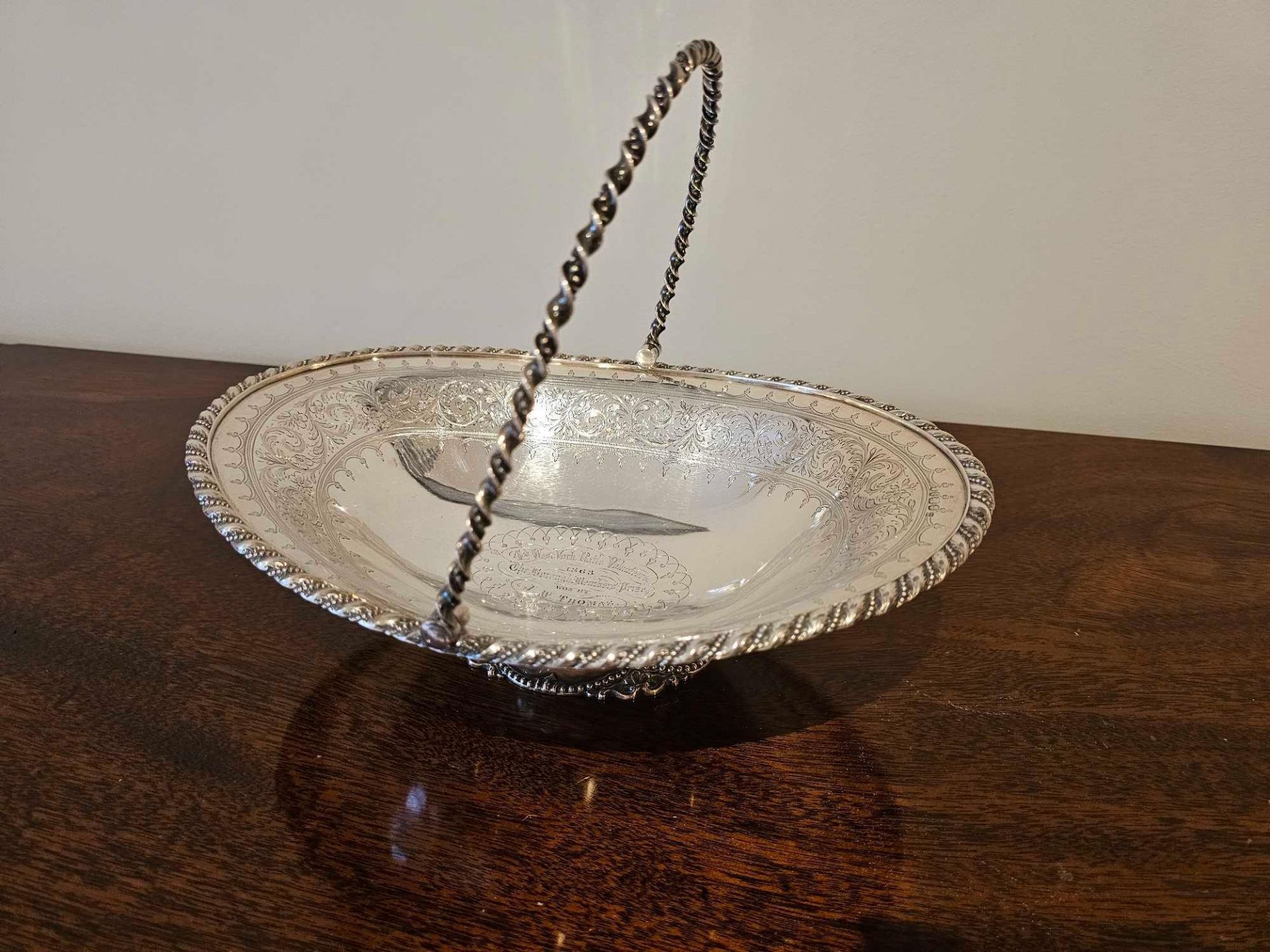A Martin Hall & Co Silver Hallmarked 1861 Sheffield Oval Fruit Basket With Leaf And Bead Rim - Image 3 of 7
