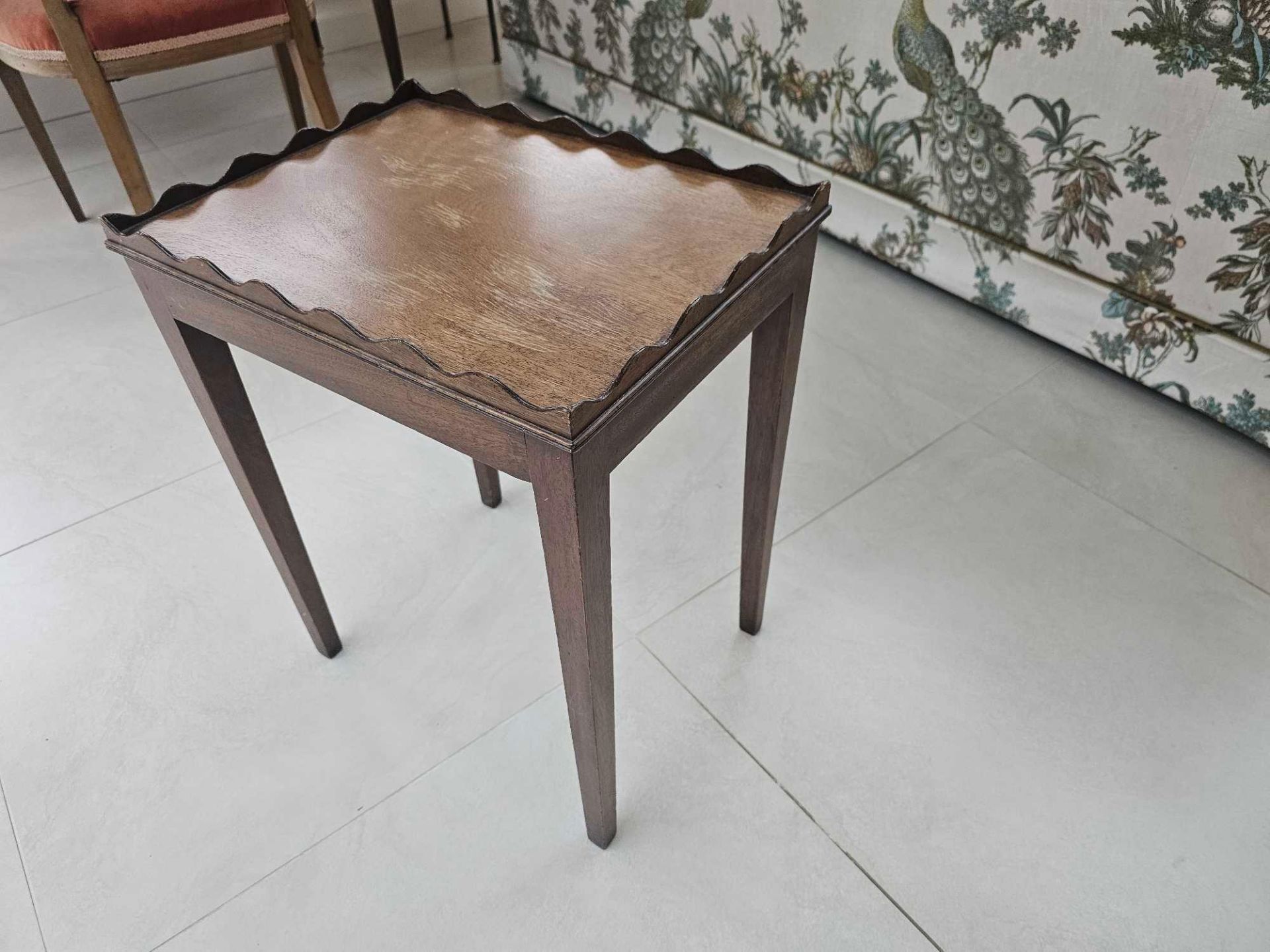 A Scalloped Edge Side Table Raised On Square Tapering Legs 42 X 32 X 52cm - Image 3 of 5