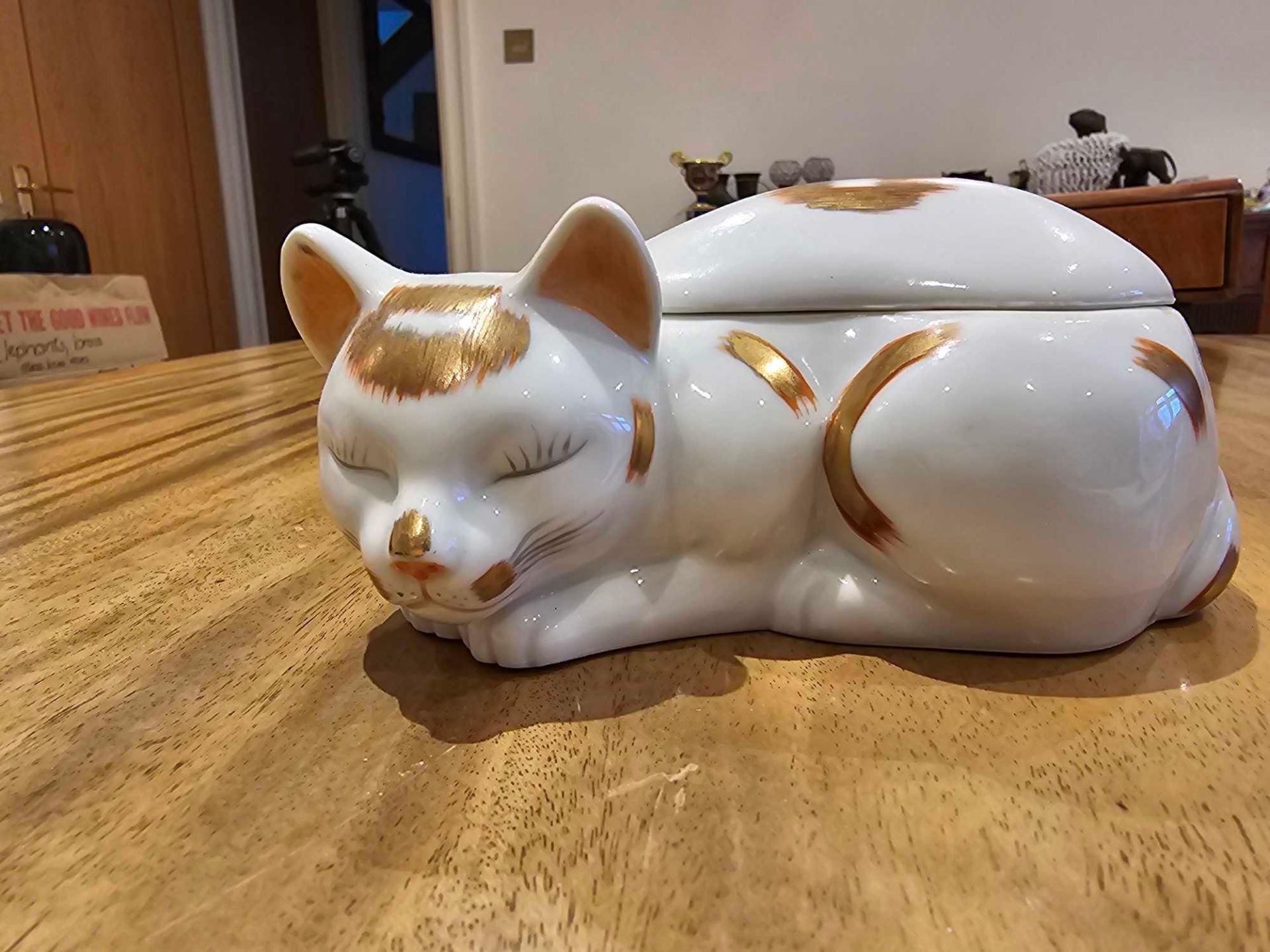 Andrea By Sadek Japan Porcelain Cat Figurine Box 5516 - Image 2 of 3