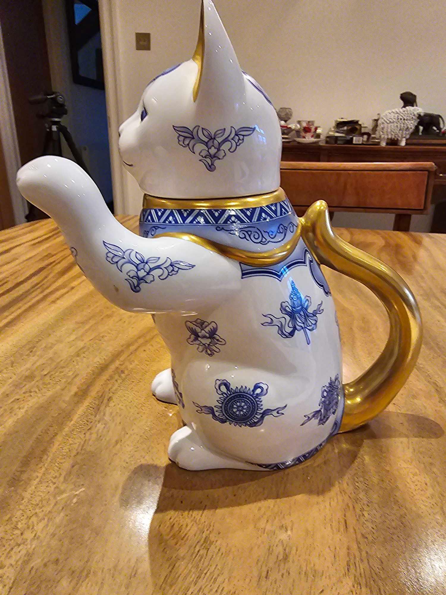 Porcelain Figurine The Cat Of Good Fortune Jui Goaling - Image 2 of 3