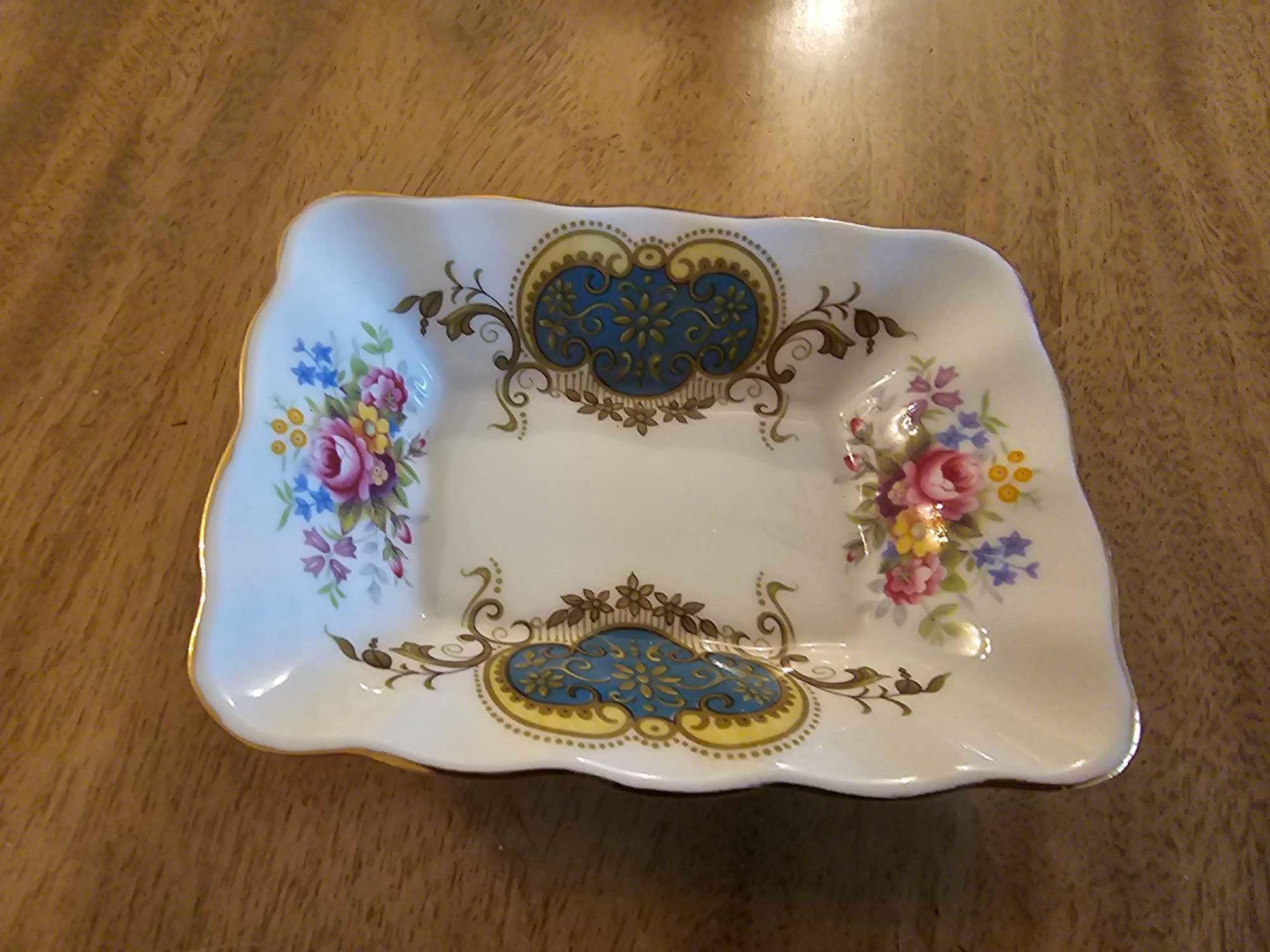 A Royal Albert Berkeley Pattern China Dish 13 X 9.5cm