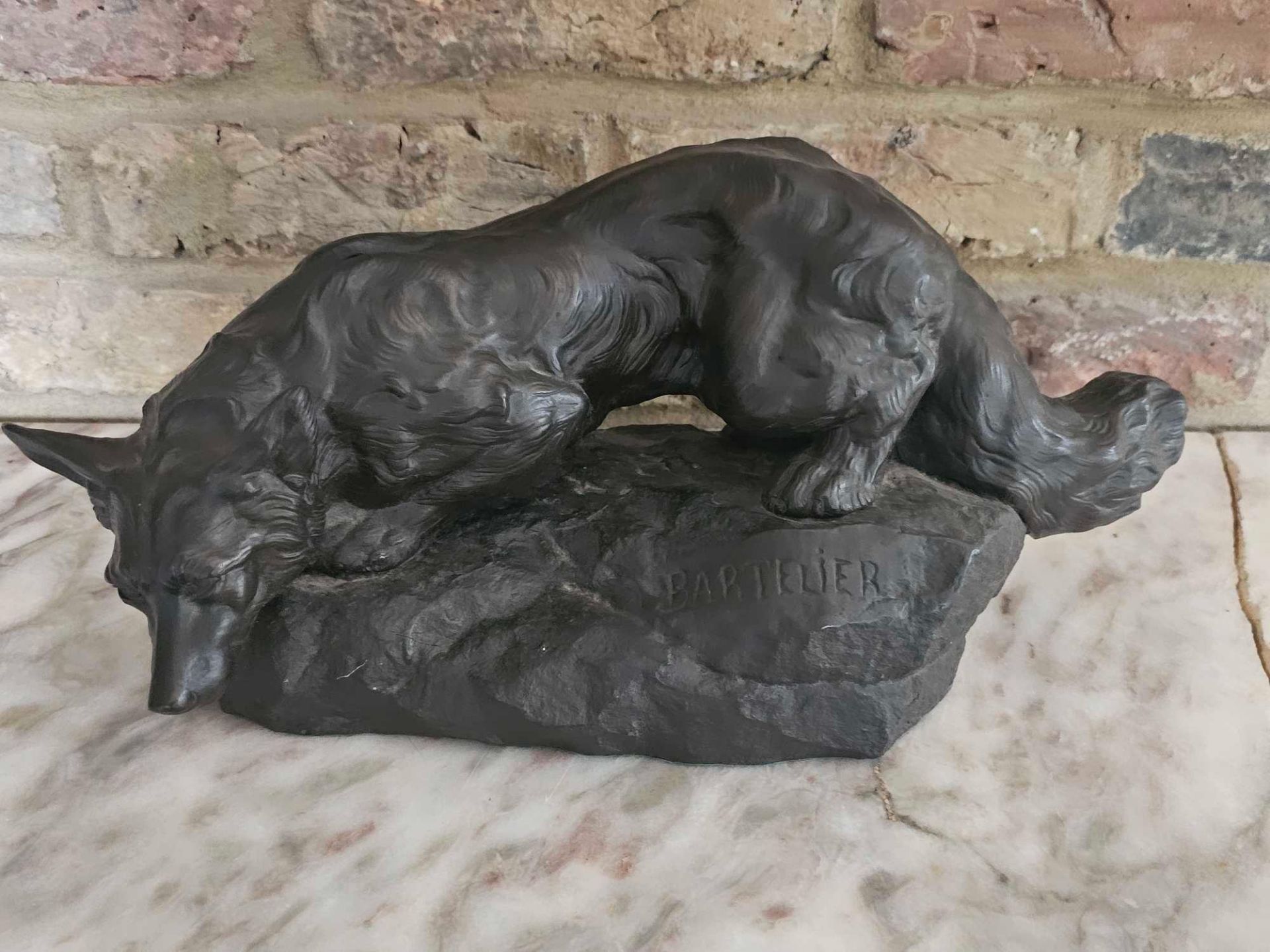 Sculpture Alert Fox After Bartelier Signed 43cm Long The Crouching Fox On A Naturalistic Rocky Base - Image 4 of 4
