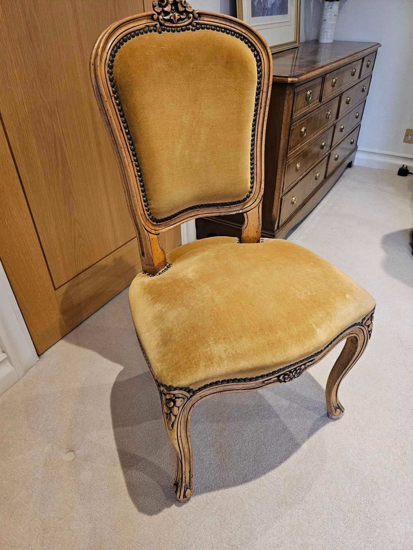 French Beechwood Side Chair, Louis XV Style, The Shaped Rectangular Back With Floral Cresting, - Bild 2 aus 5