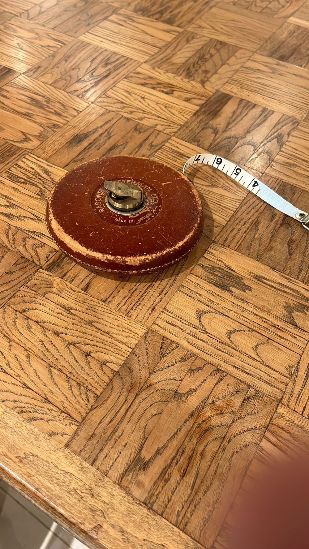 Rabone Chesterman Tape Measure Has A Standard Tape, A Brass Winder And A Solid Leather, Stitched - Image 2 of 2