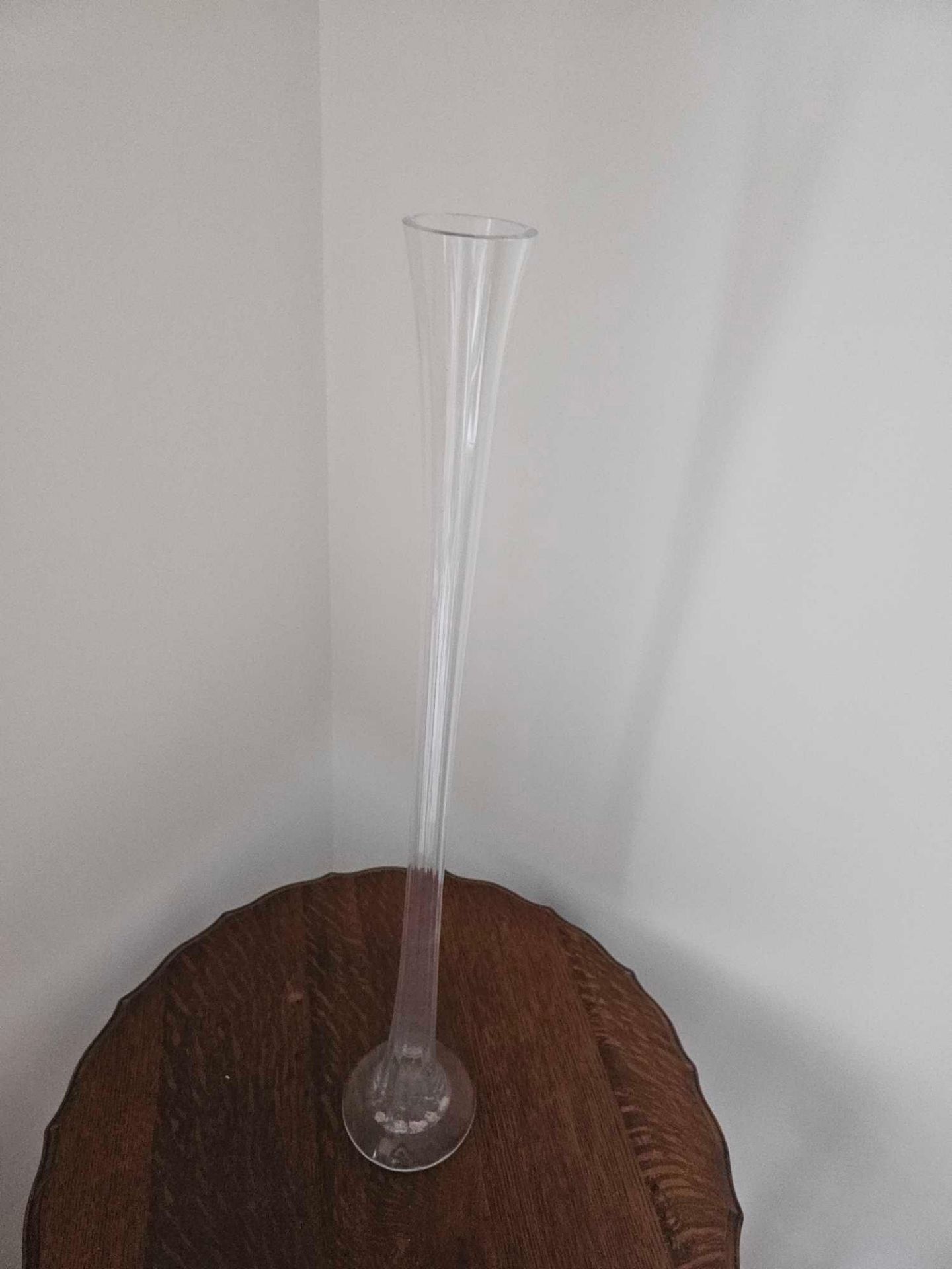 A Large Clear Cut Glass Vase 80cm - Image 4 of 4