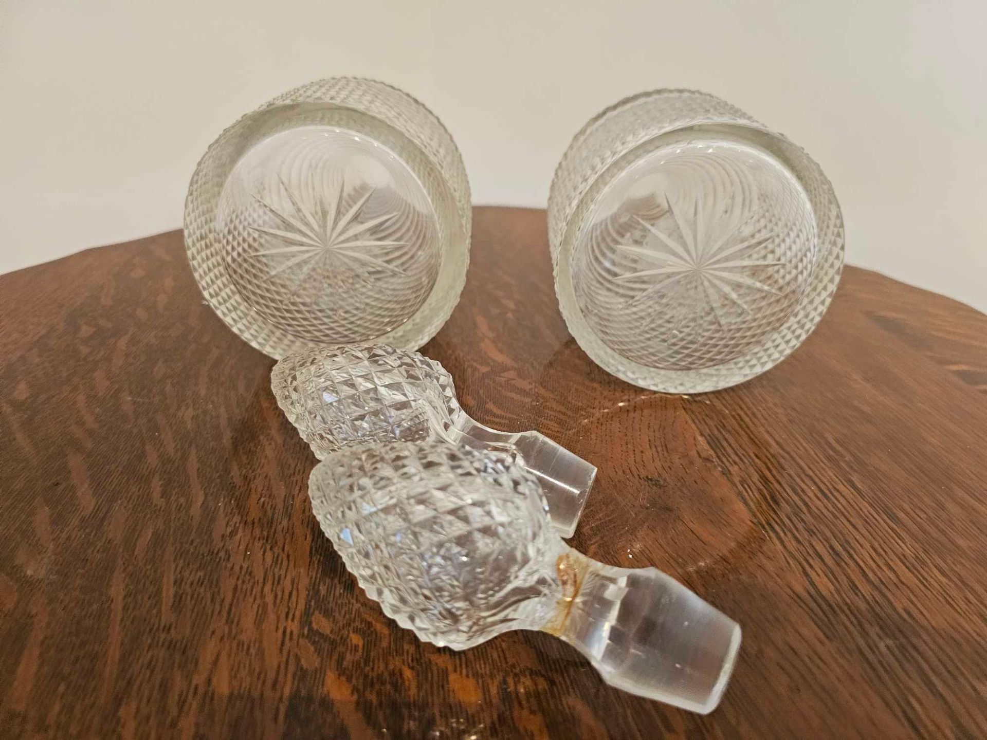 A Pair Fo Irish Crystal Decanters With Stoppers 34cm (A/F Both With Chips To Rim) - Image 6 of 10
