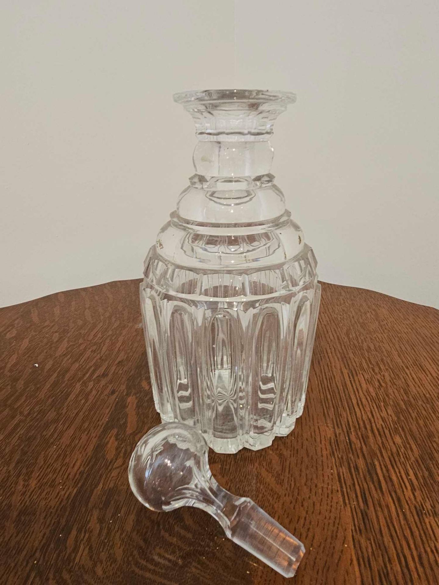 A Vintage Glass Cut Decanter With Stopper 26cm (A/F Slight Chip To Top) - Image 4 of 5