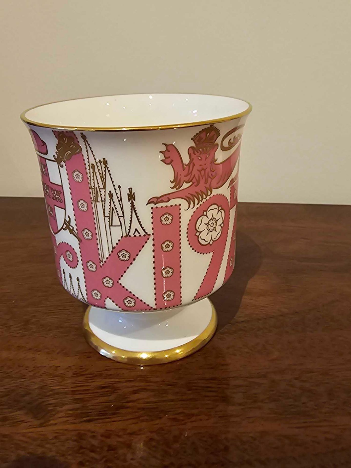 A Coalport The York Goblet, Inscribed Under Commissioned By Mulberry Hall To Commemorate The - Bild 2 aus 3