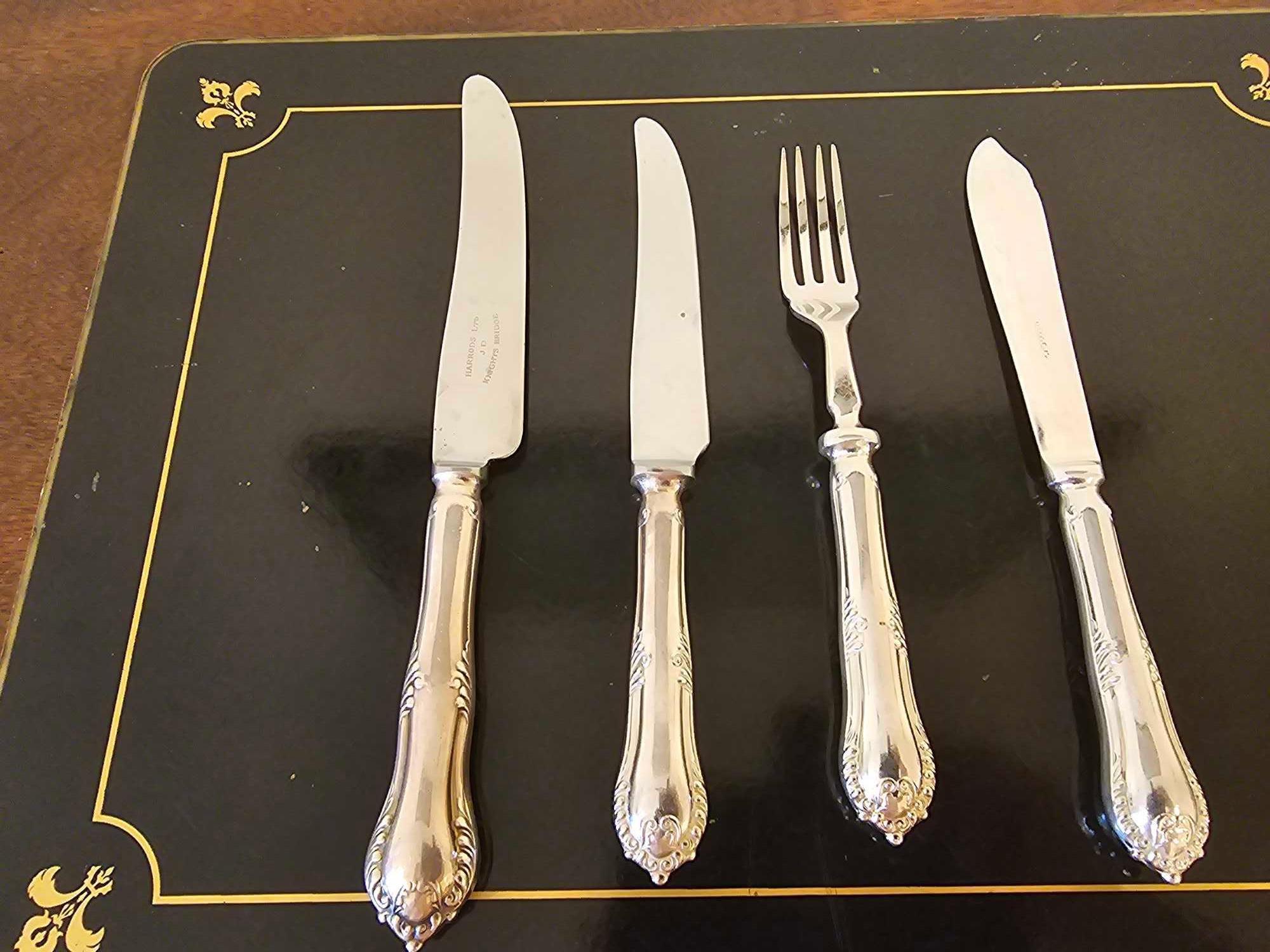 Silverplate Flatware By James Dixon For Harrods 50 Pieces Comprising Of 10 X Dinner Knives, 16 X - Bild 2 aus 3