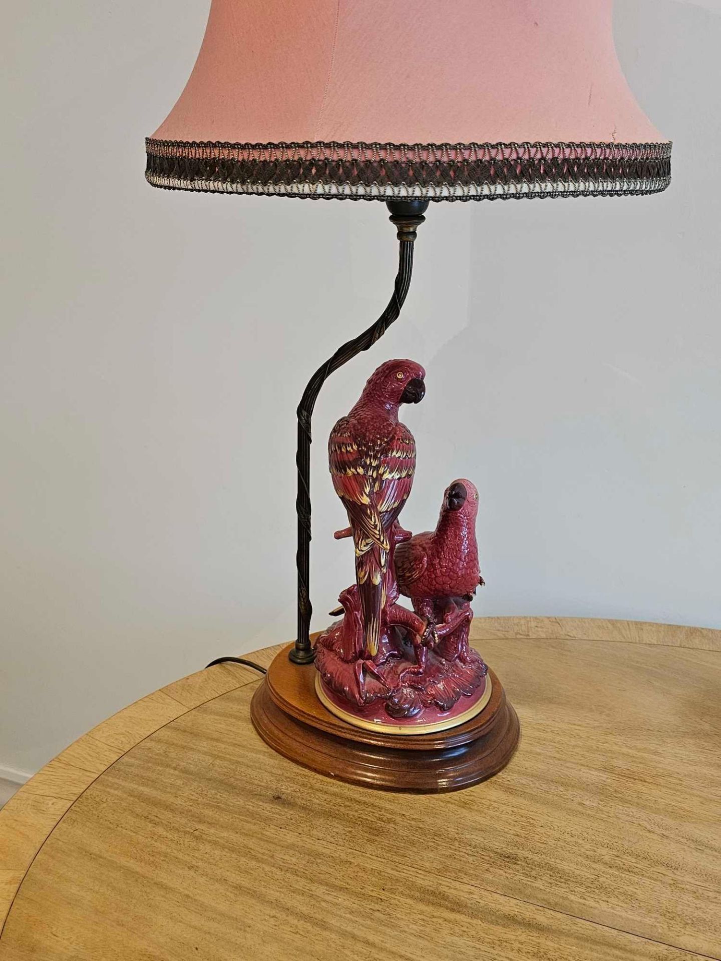 A Vintage Table Lamp Decorated With A Pair Of Painted Ceramic Parrots Sitting Upon A Wooden Base - Image 3 of 3