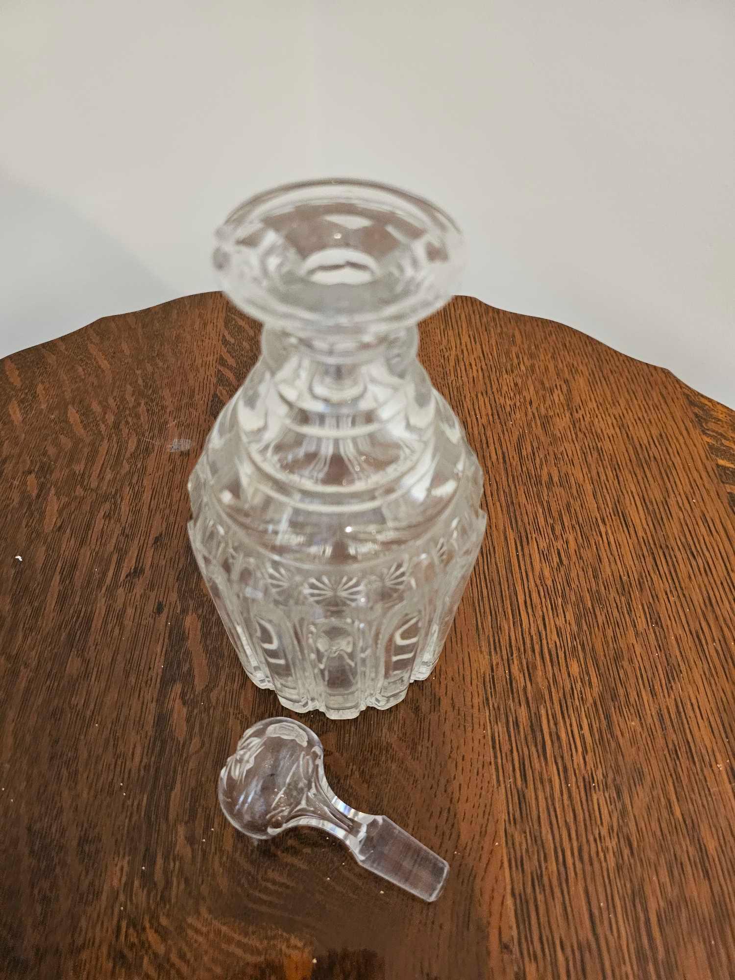 A Vintage Glass Cut Decanter With Stopper 26cm (A/F Slight Chip To Top) - Image 5 of 5