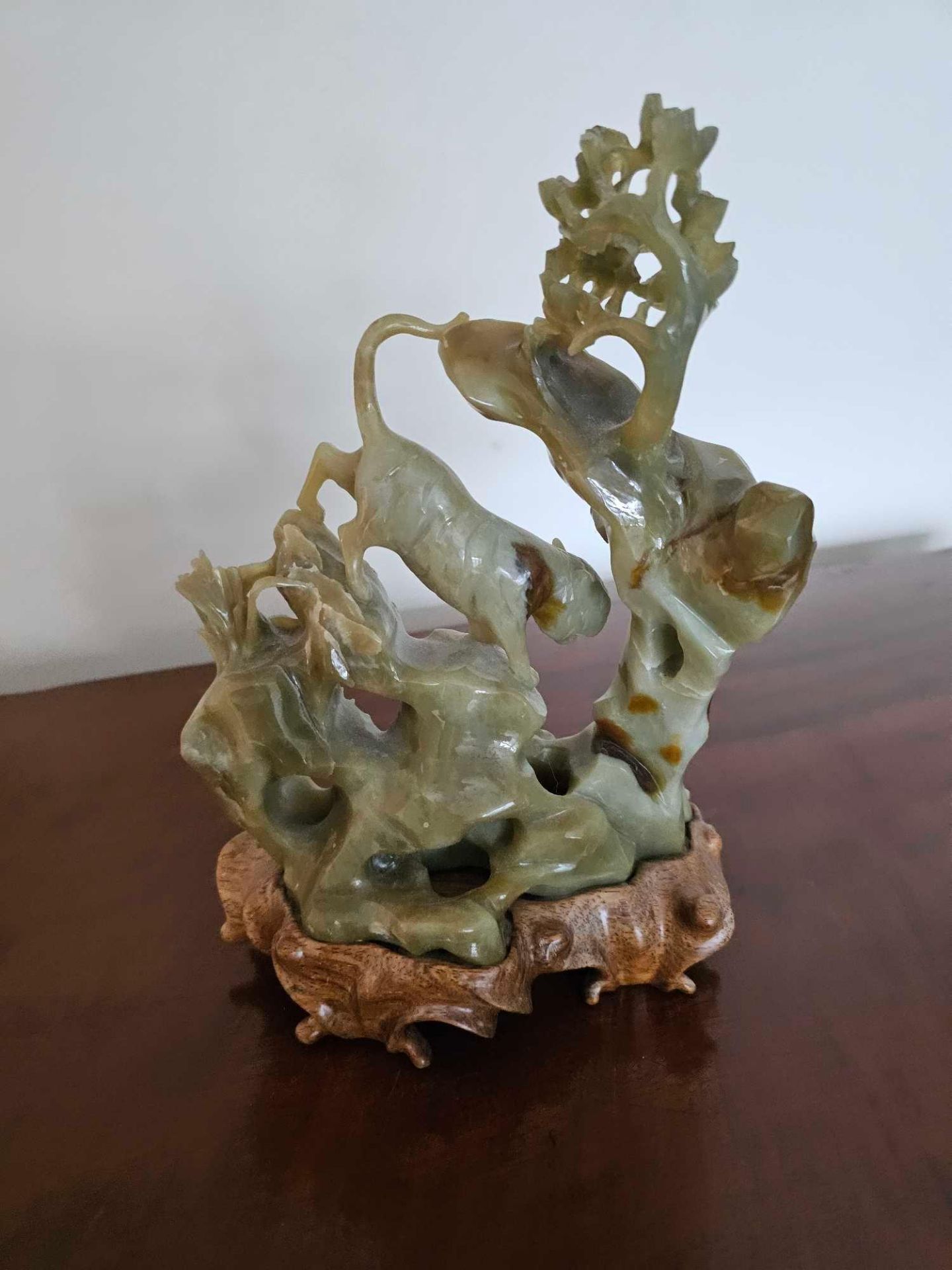 A Bowenite Or Nephrite (Serpentine) Which Is Often Called "New Jade" Figure Of A Tiger Beside A - Image 4 of 4