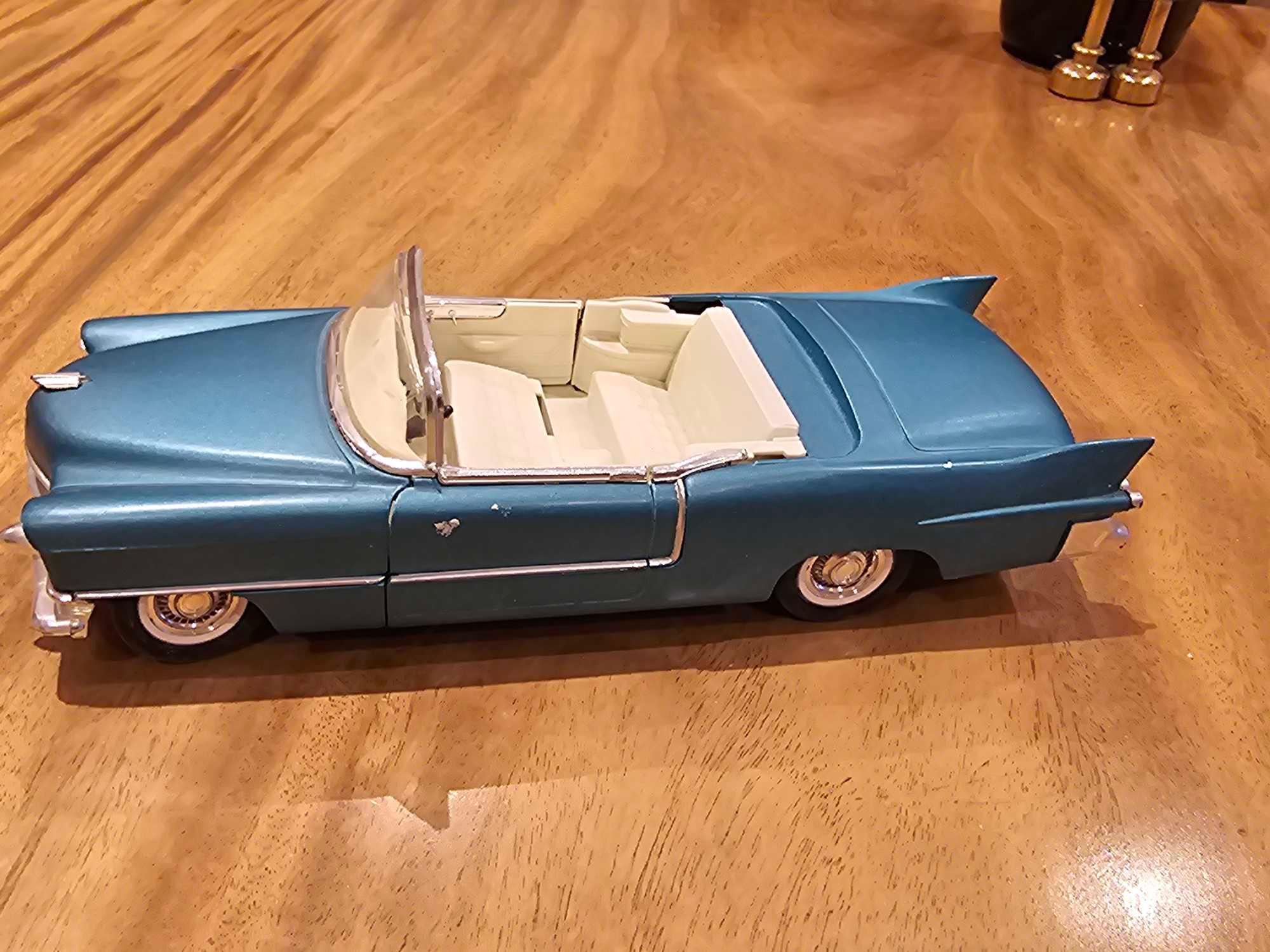 A Solido France 1955 Cadillac El Dorado 1/21 Scale Diecast Model Car - Image 2 of 3