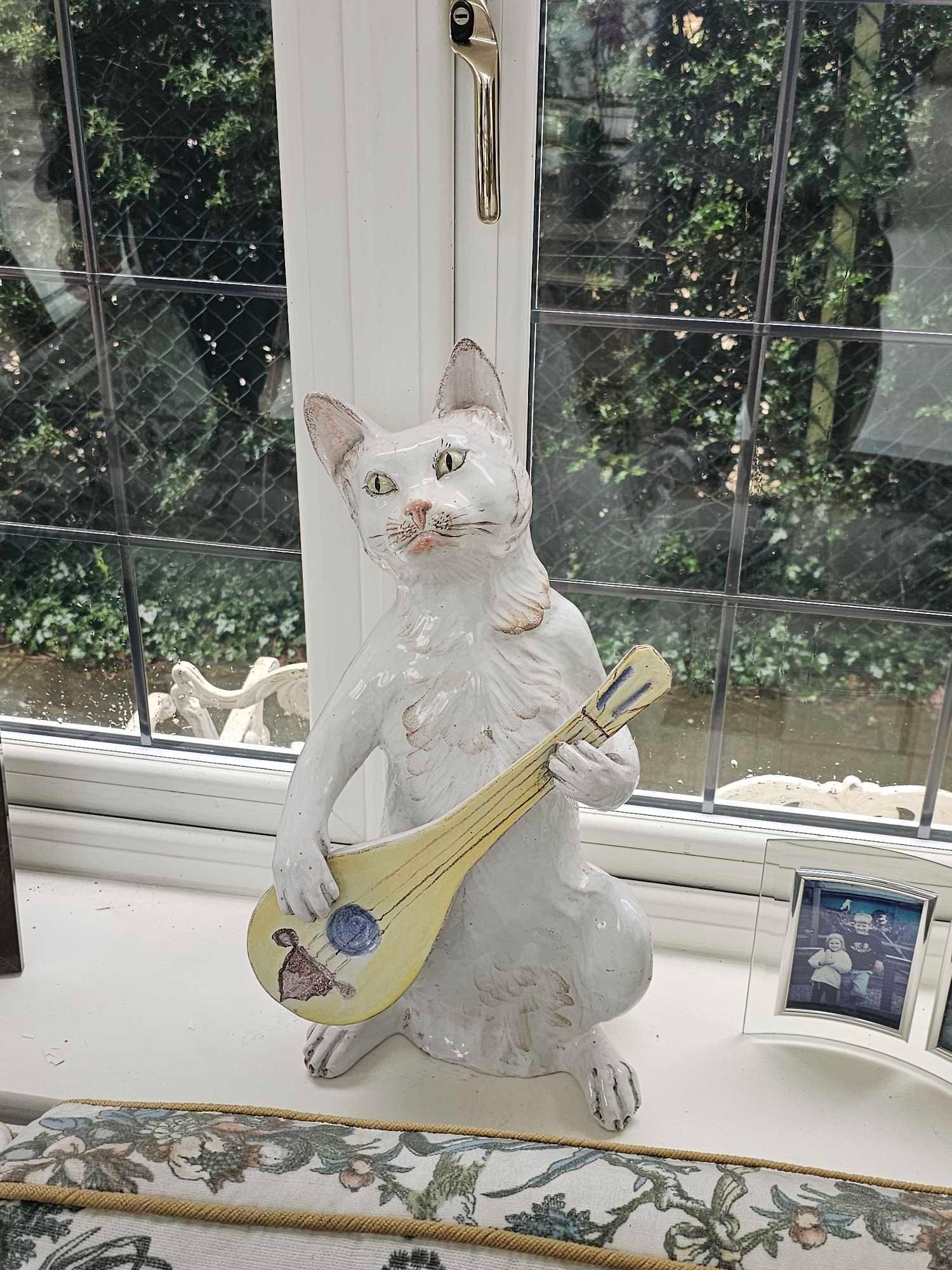 A Continental Porcelain Figurine Of A Cat Playing A Mandolin 48cm High - Bild 3 aus 3