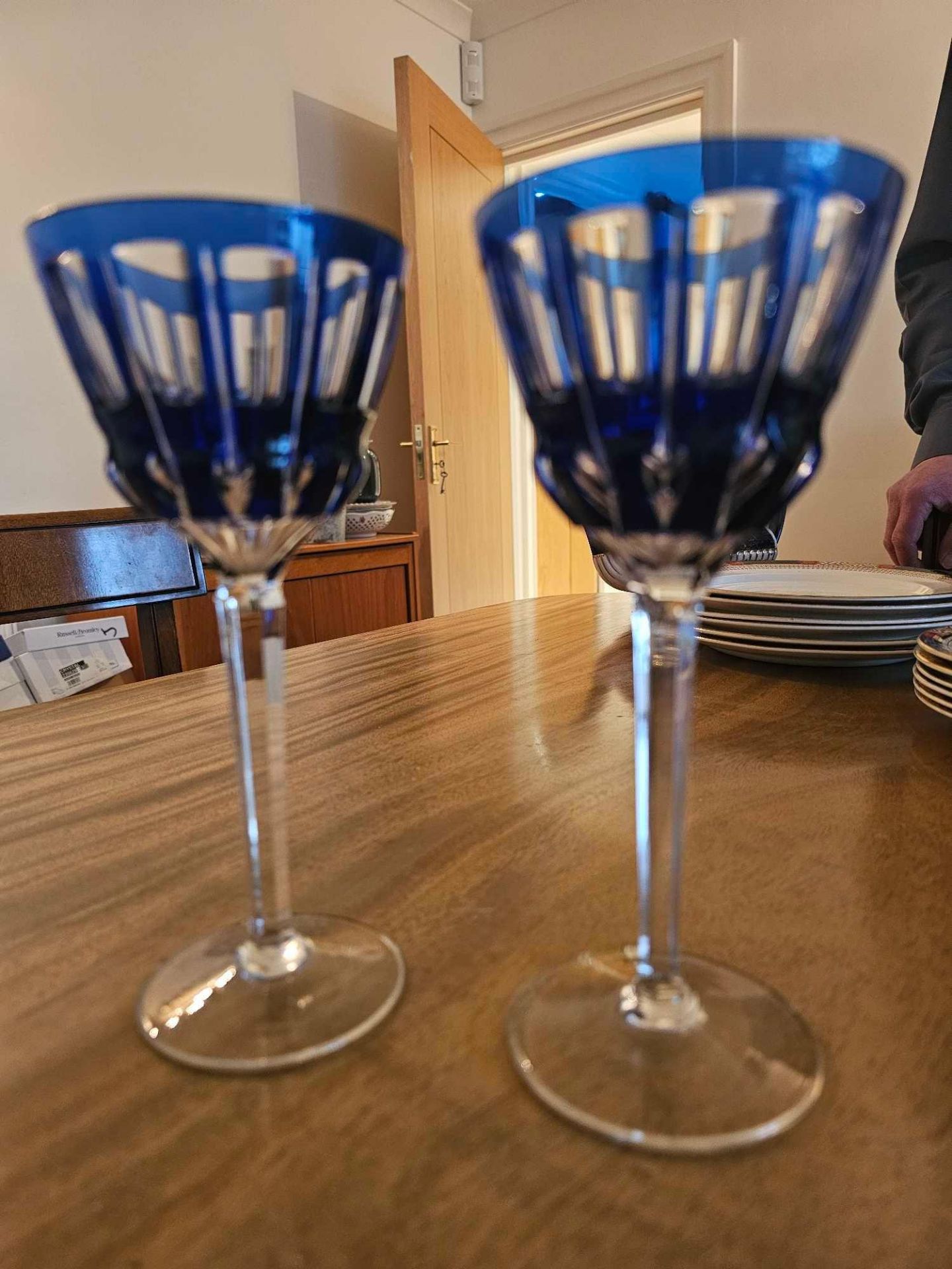 A Pair Of Bohemian Crystal Clear And Cobalt Goblets 18.5cm - Image 3 of 4