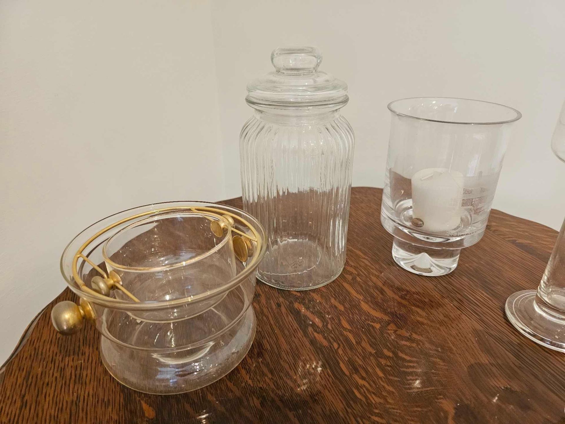 A Selection Of Glass Objets To Include A Rose Vaporiser, Biscuit Jar, Vinaigrette Bottle And - Image 4 of 5