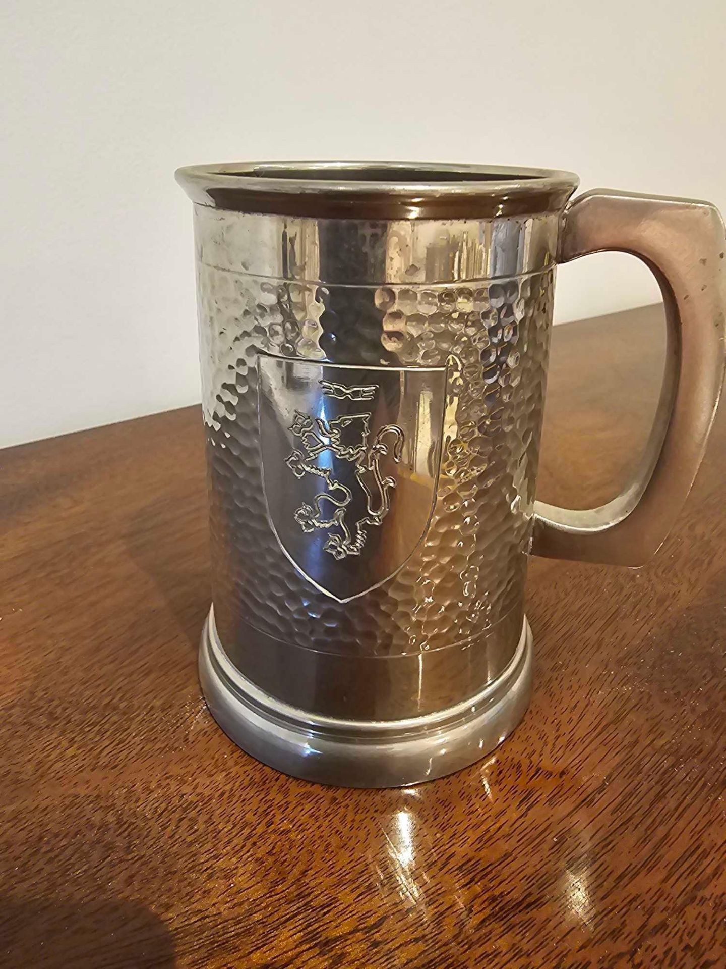 Hammered Pewter Tankard With Lion Rampant Motif 14cm