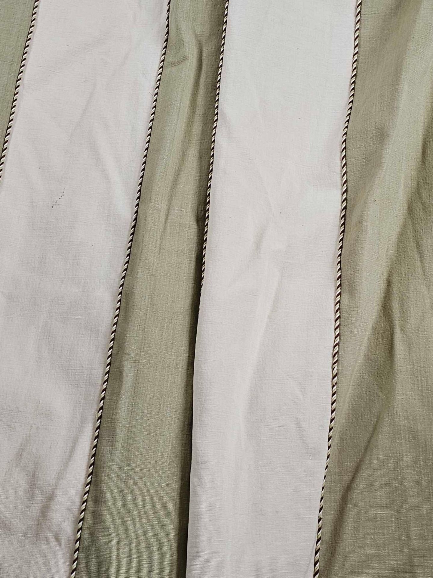 2 X Pairs Of Green And Cream Lined Drapes Each Panel 140 X 210cm Drop - Image 2 of 3