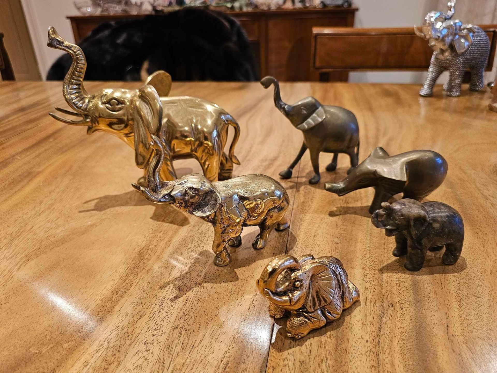 A Collection Of 6 X Various Elephant Figurines As Per Photograph - Bild 3 aus 3