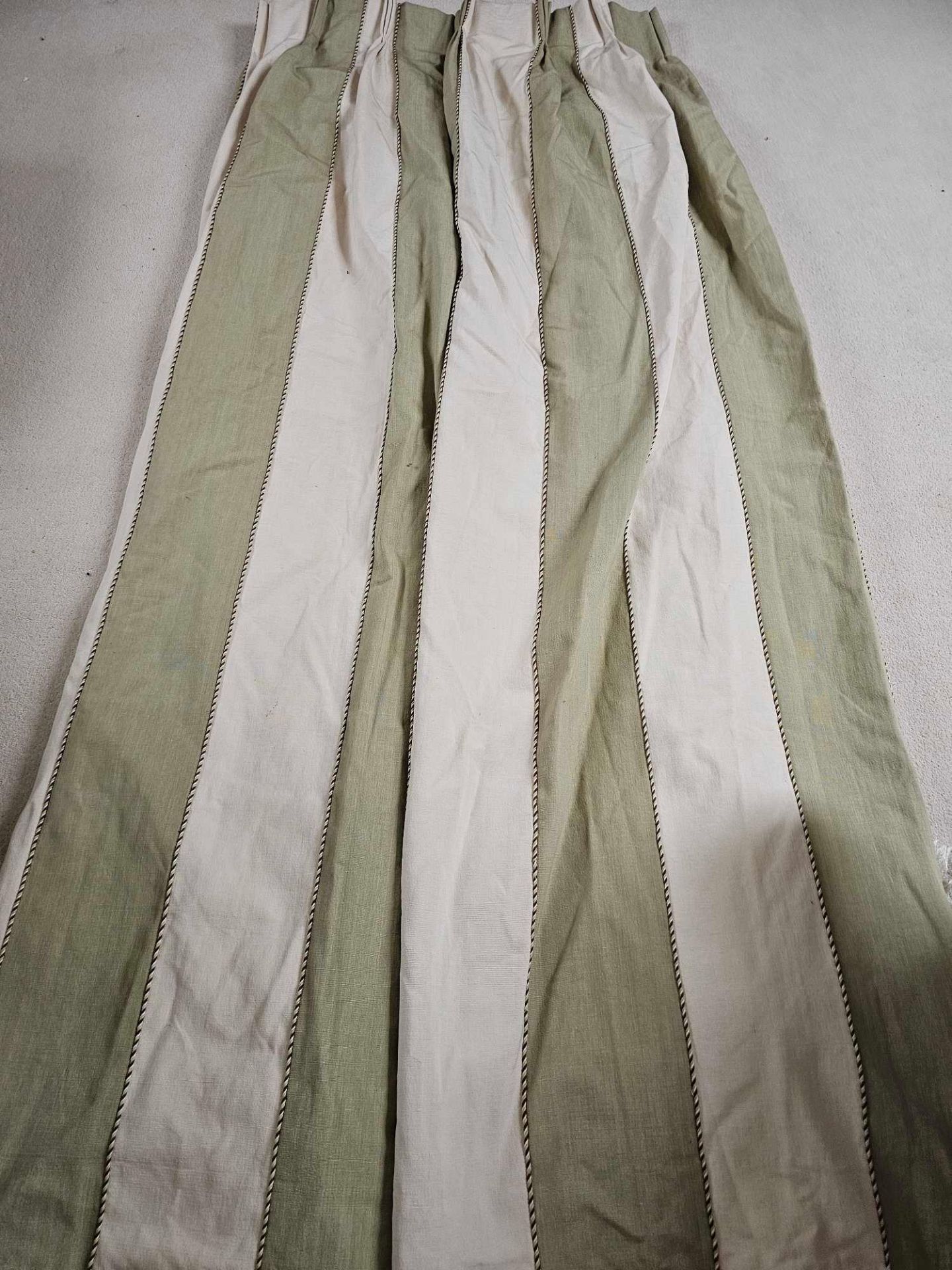 2 X Pairs Of Green And Cream Lined Drapes Each Panel 140 X 210cm Drop - Image 3 of 3