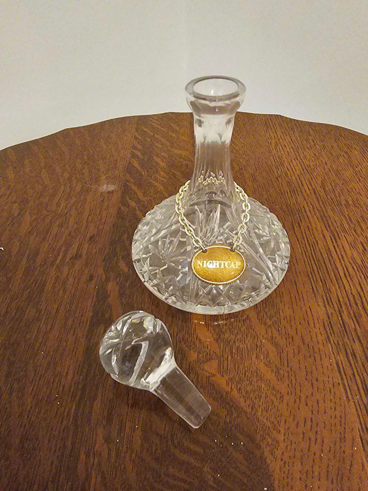 A Small Ship Style Crystal Decanter With Nightcap Plaque 17cm - Image 3 of 4