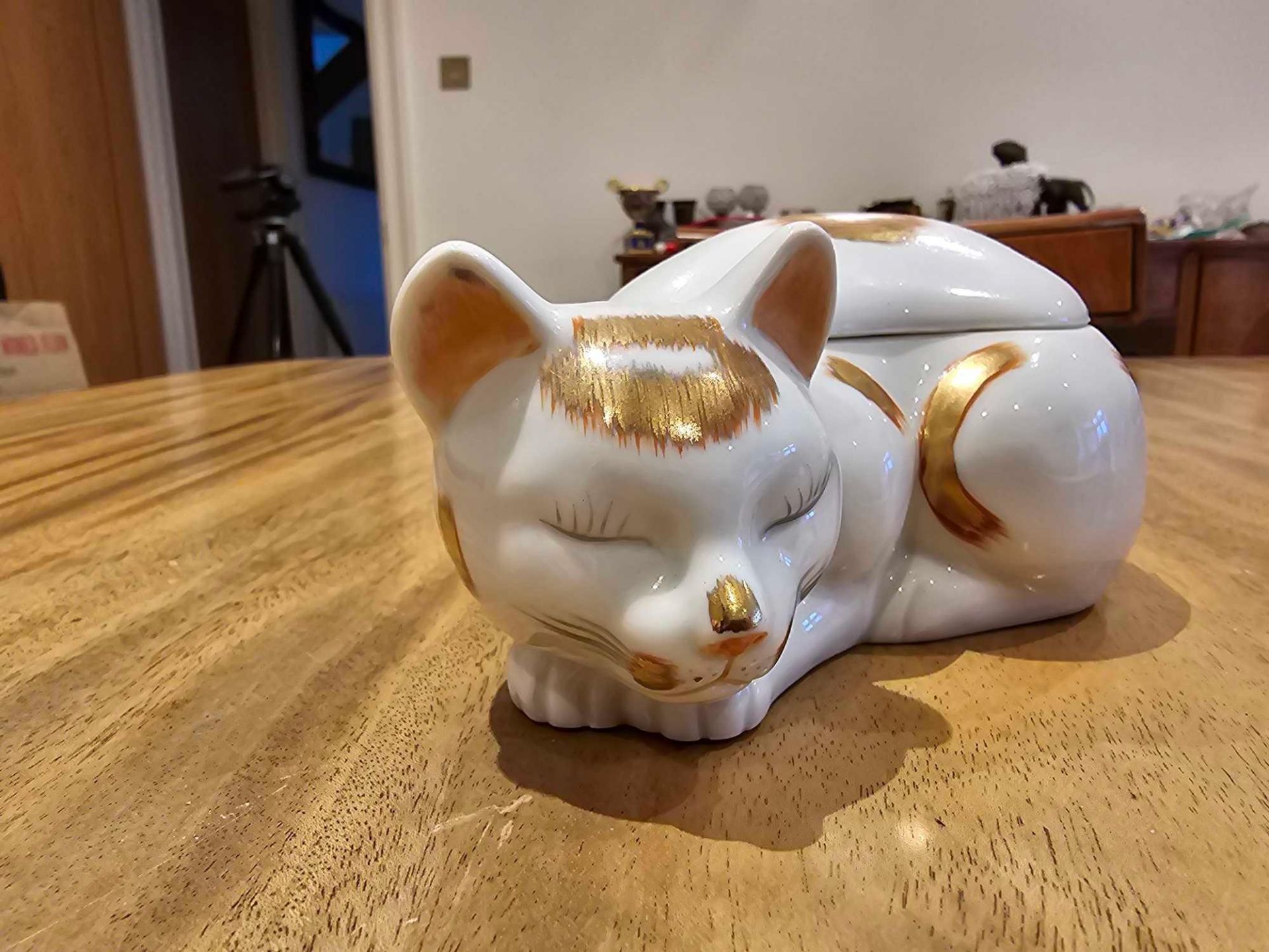 Andrea By Sadek Japan Porcelain Cat Figurine Box 5516 - Image 3 of 3