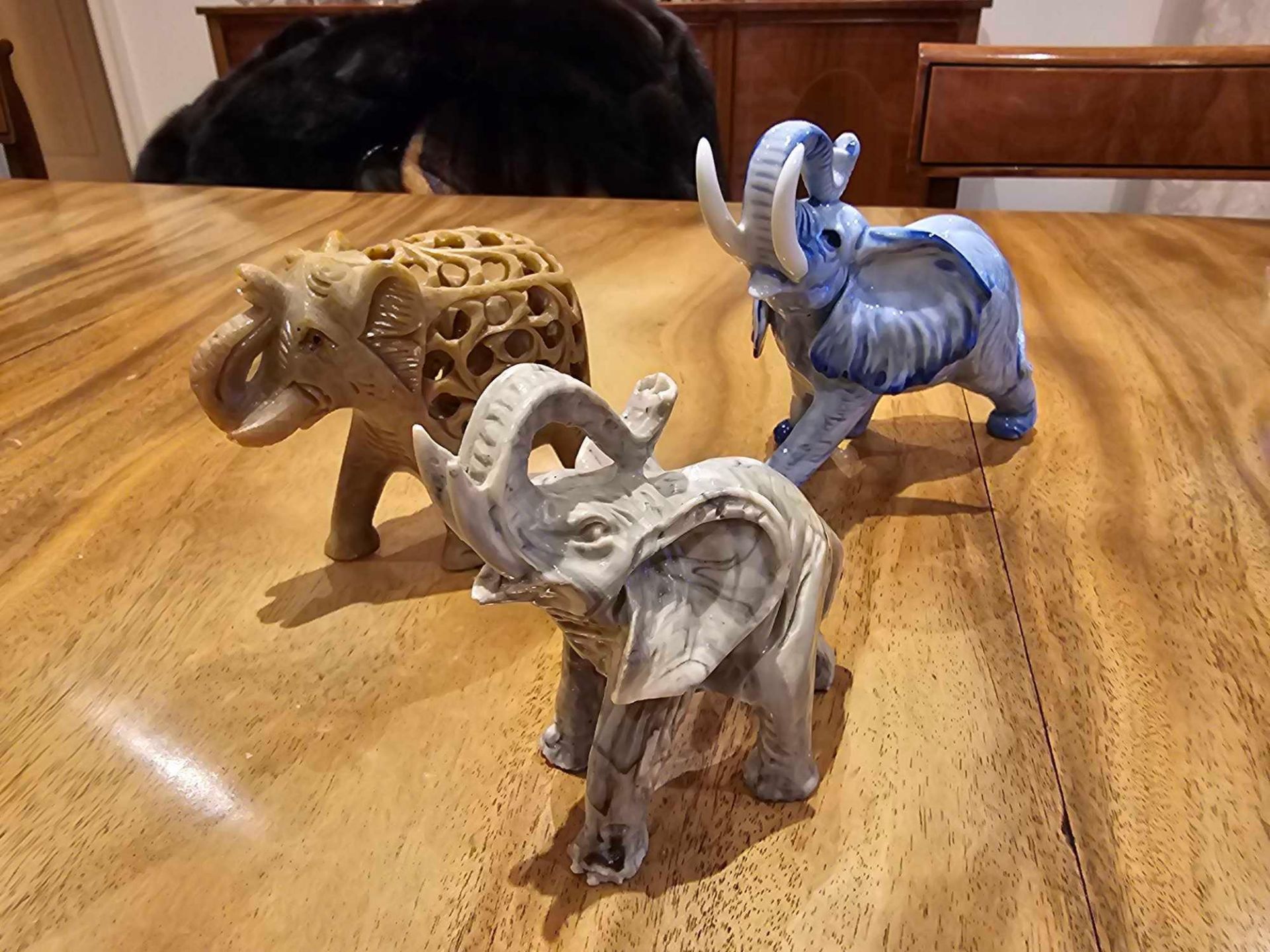 A Collection Of 3 X Various Elephant Figurines As Per Photograph - Image 2 of 3