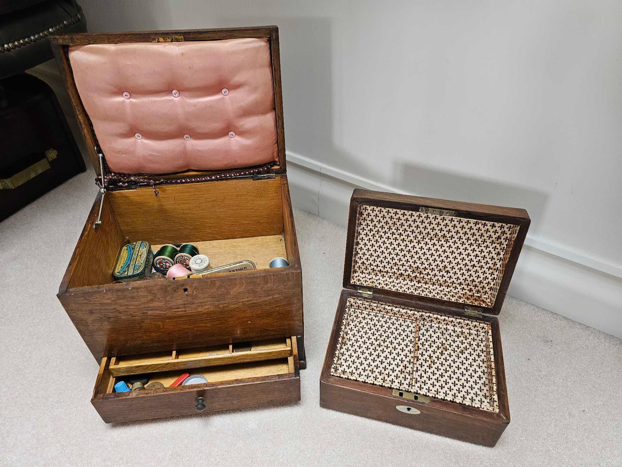 A Victorian Oak Sewing Workbox Padded Lid With Two Short Drawers 30 X 22 X 26cm And Another Small - Bild 3 aus 4