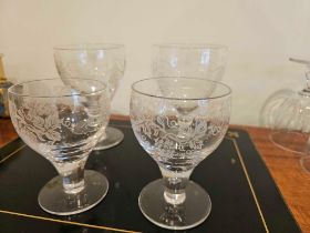 A Set Of 4 X Stuart Crystal Glasses 2 At 12cm 2 X 15cm Tall