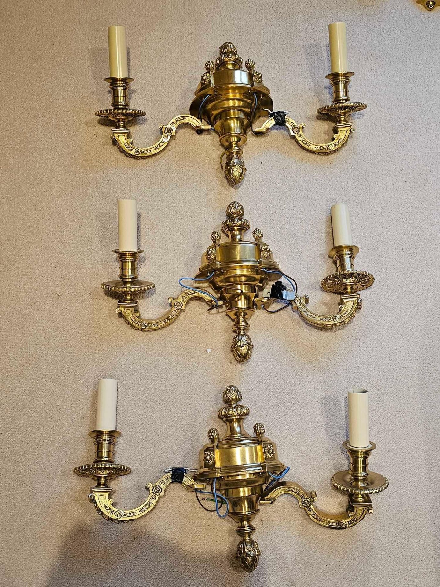 Dernier & Hamlyn Bespoke Lighting 3 X Off Mazarin 2 Arm Wall Light Height 305mm, Width 362mm And - Image 3 of 4