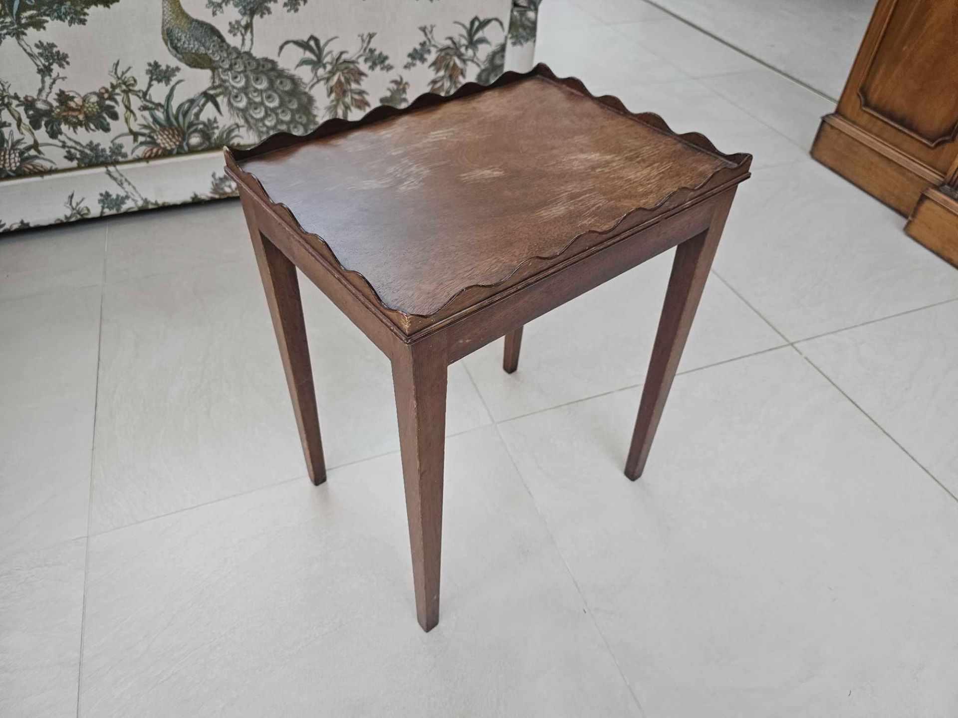 A Scalloped Edge Side Table Raised On Square Tapering Legs 42 X 32 X 52cm - Image 2 of 5