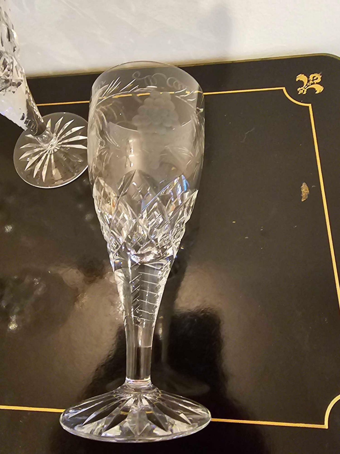 A Set Of 7 X Crystal Cut Wine Goblets 18cm Tall (1 With Chip) - Image 3 of 6