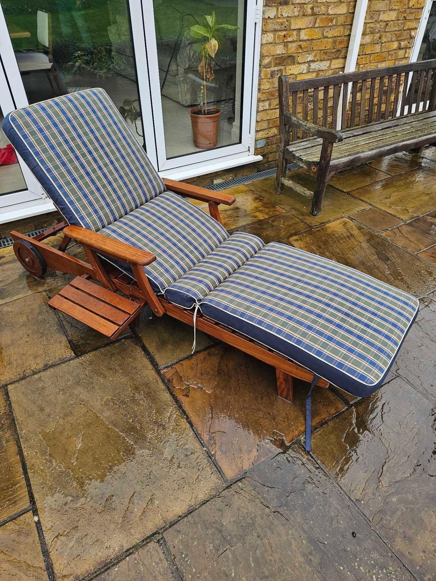 Teak Reclining Sun Lounger With Wheels And Tray Complete With Pad Cushion - Image 4 of 5
