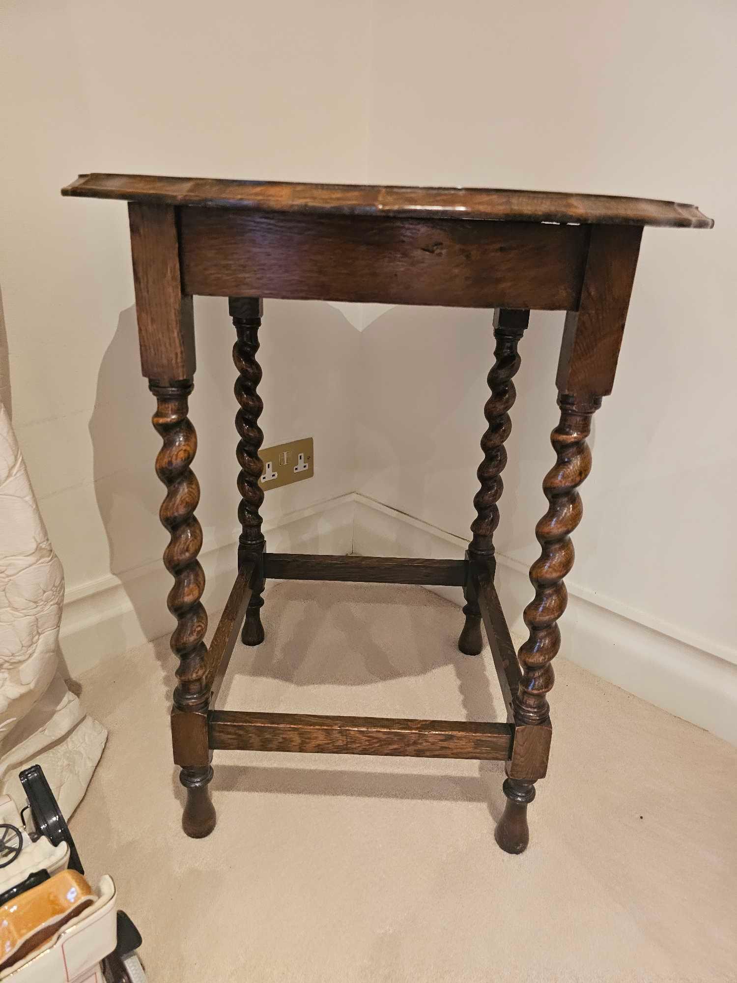 English Dark Oak Occasional Table The Moulded Circular Pie Crust Edge Top Upon Barley Twist Legs - Image 2 of 5