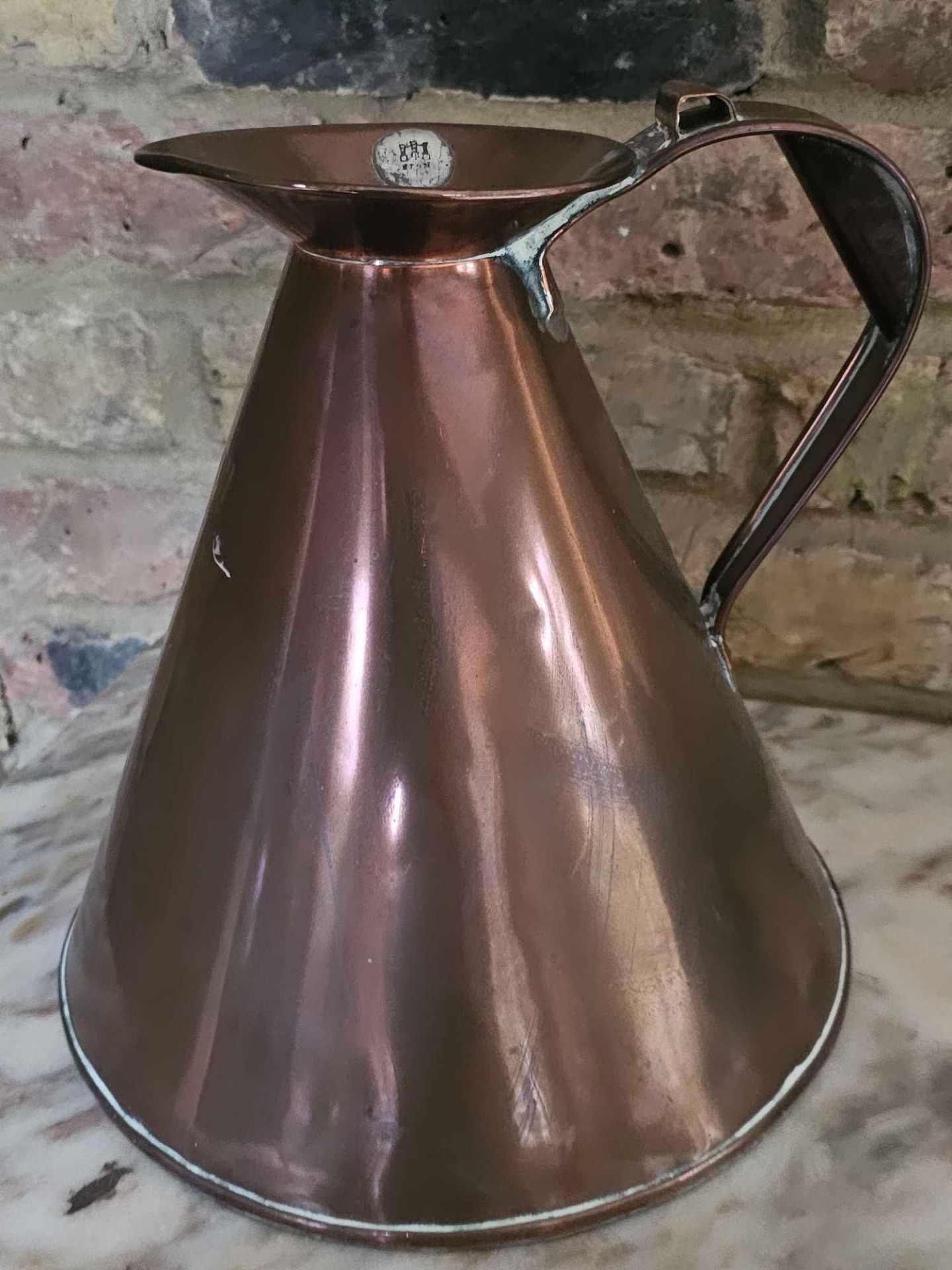 A Copper English Victorian Copper Gallon Measure 26cm Tall - Image 2 of 2