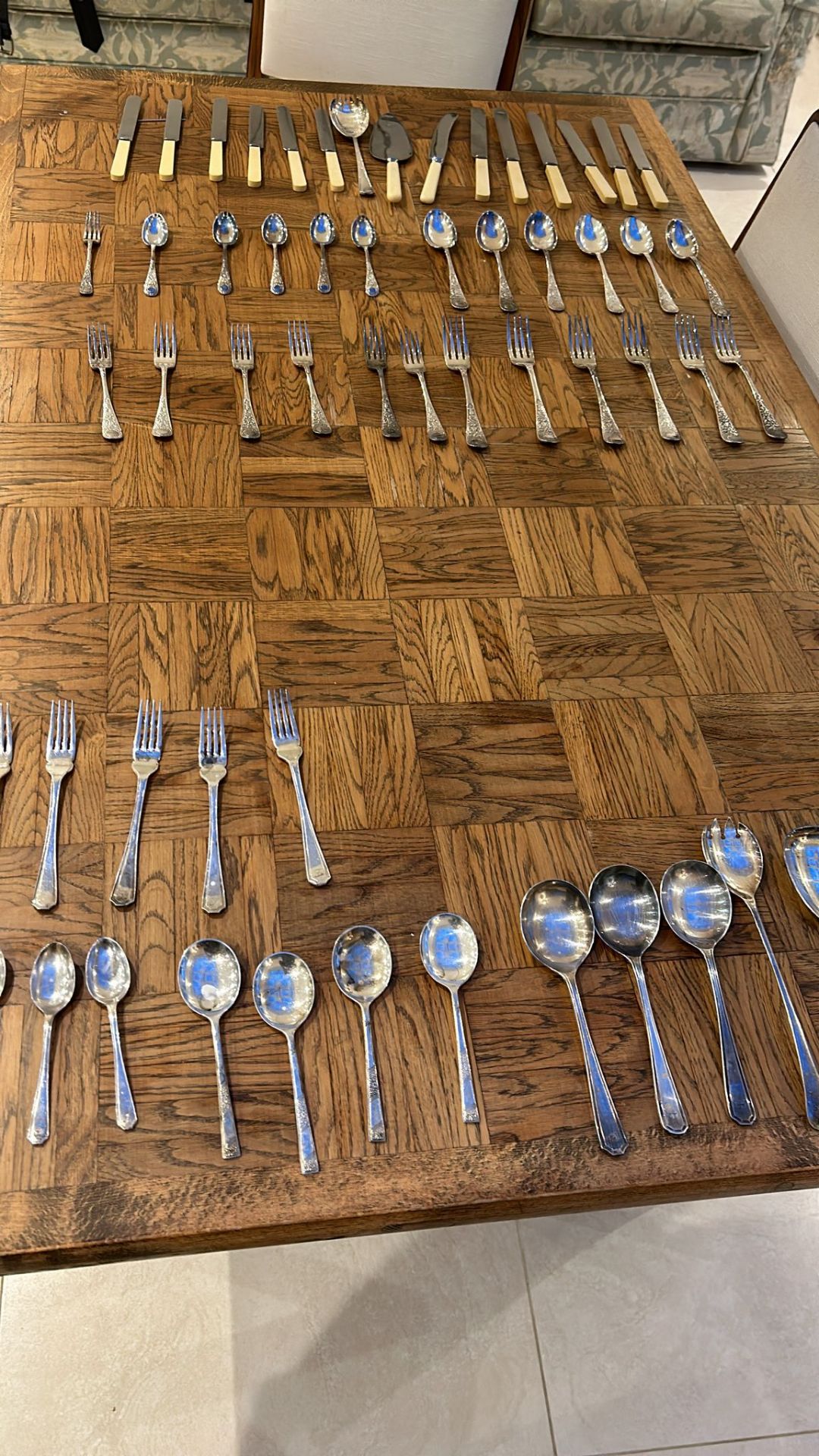 A set of 12 x Vintage Henry Hobson & Sons Express Table Knives - Firth Stainless Flatware, 1930s. - Image 2 of 5