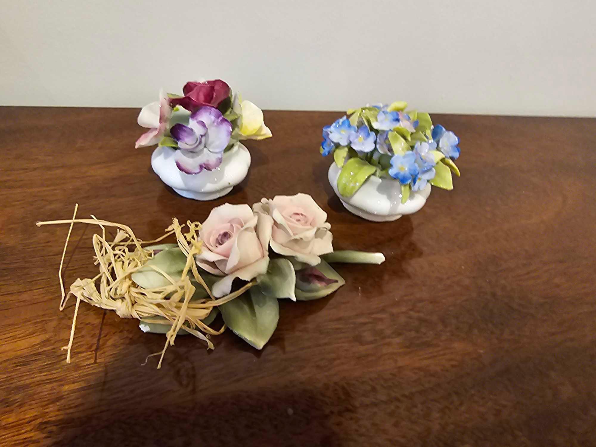 A Set Of 3 X Off Royal Albert Bone China Flower Of The Month Series Sweet Pea And Forget Me Not - Image 2 of 5