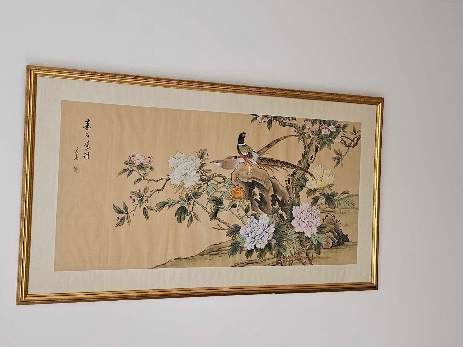 A Decorative Chinese Watercolour On Silk Of Two Exotic Birds Upon Rockwork, Flanked By Peony Blooms, - Bild 2 aus 3