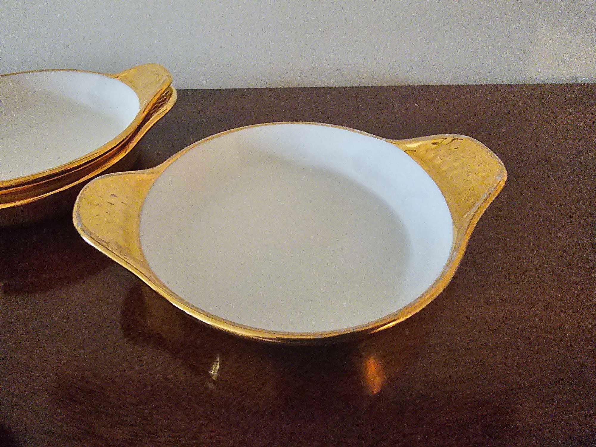 Royal Worcester A Set Of 8 Gold Gilded And White Lugged Rim Oven To Tableware Porcelain Dishes - Image 4 of 4