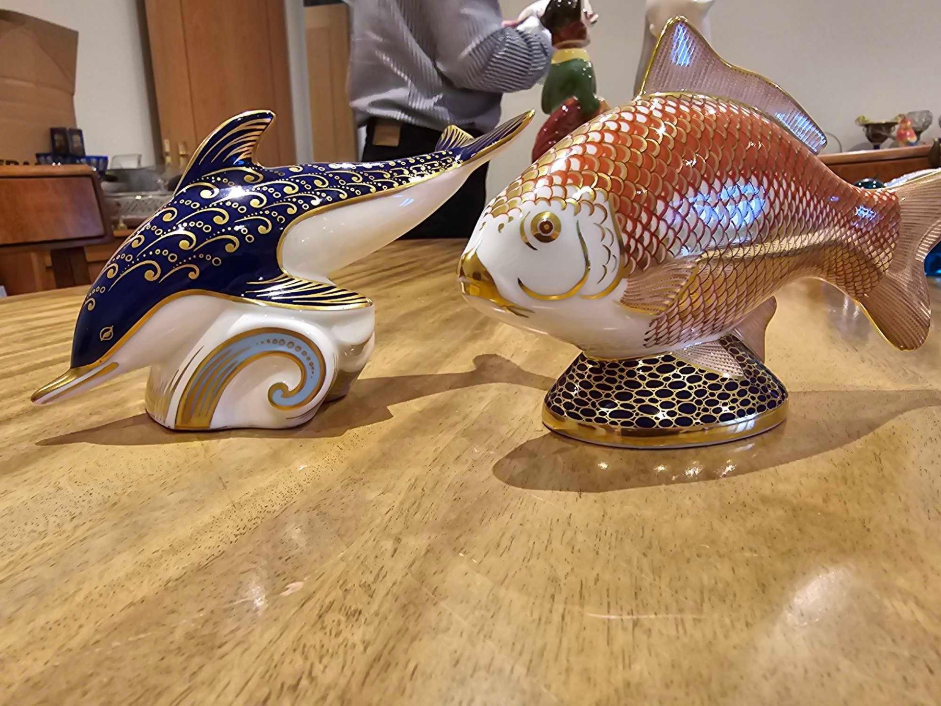 A Royal Crown Derby Koi Carp Hand Enamelled Bone China Figurine Gold Trim With A Royal Crown Derby - Image 2 of 5