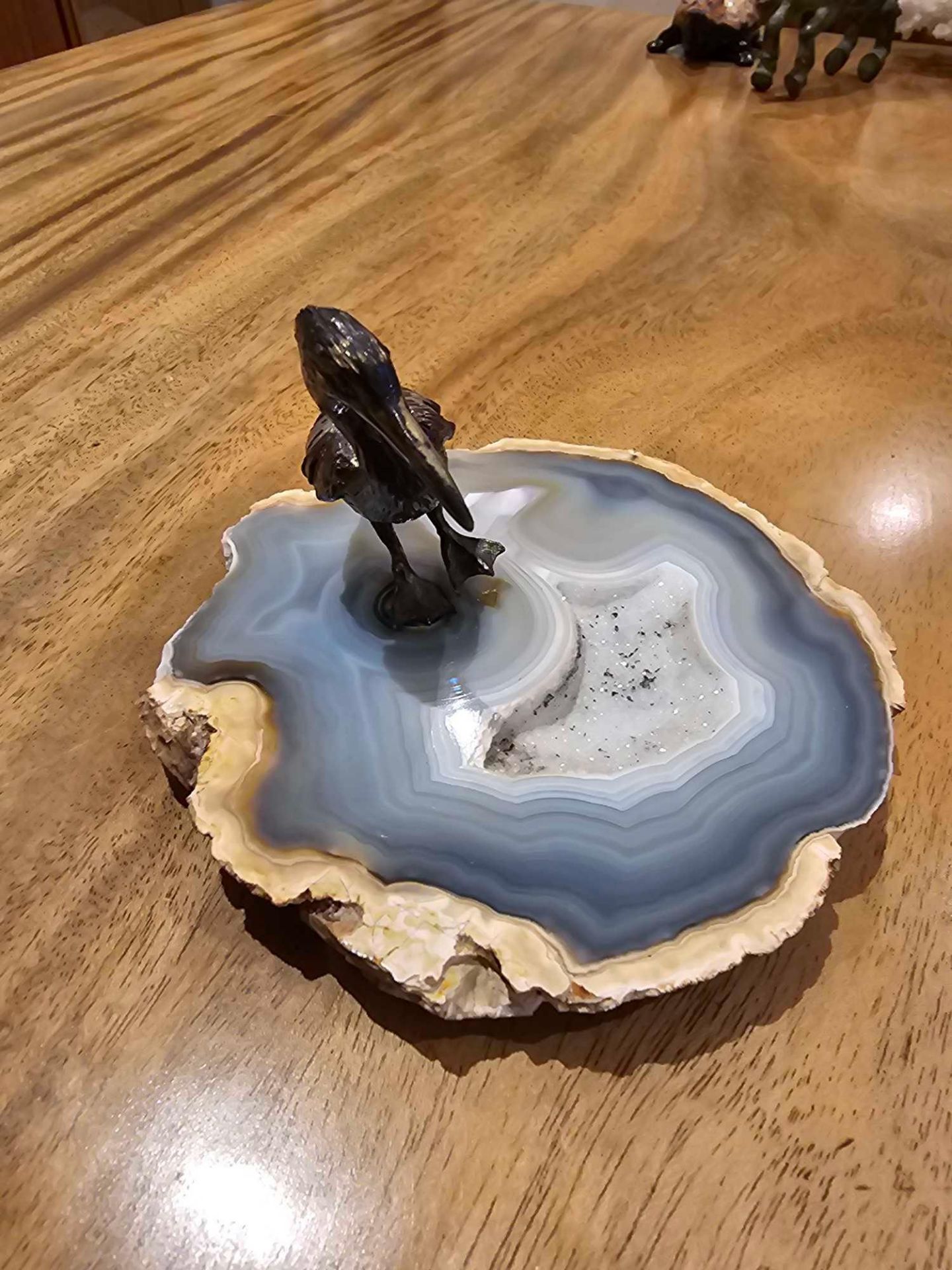 A Decorative Agate Slice With A Waterbird Objet - Image 2 of 3